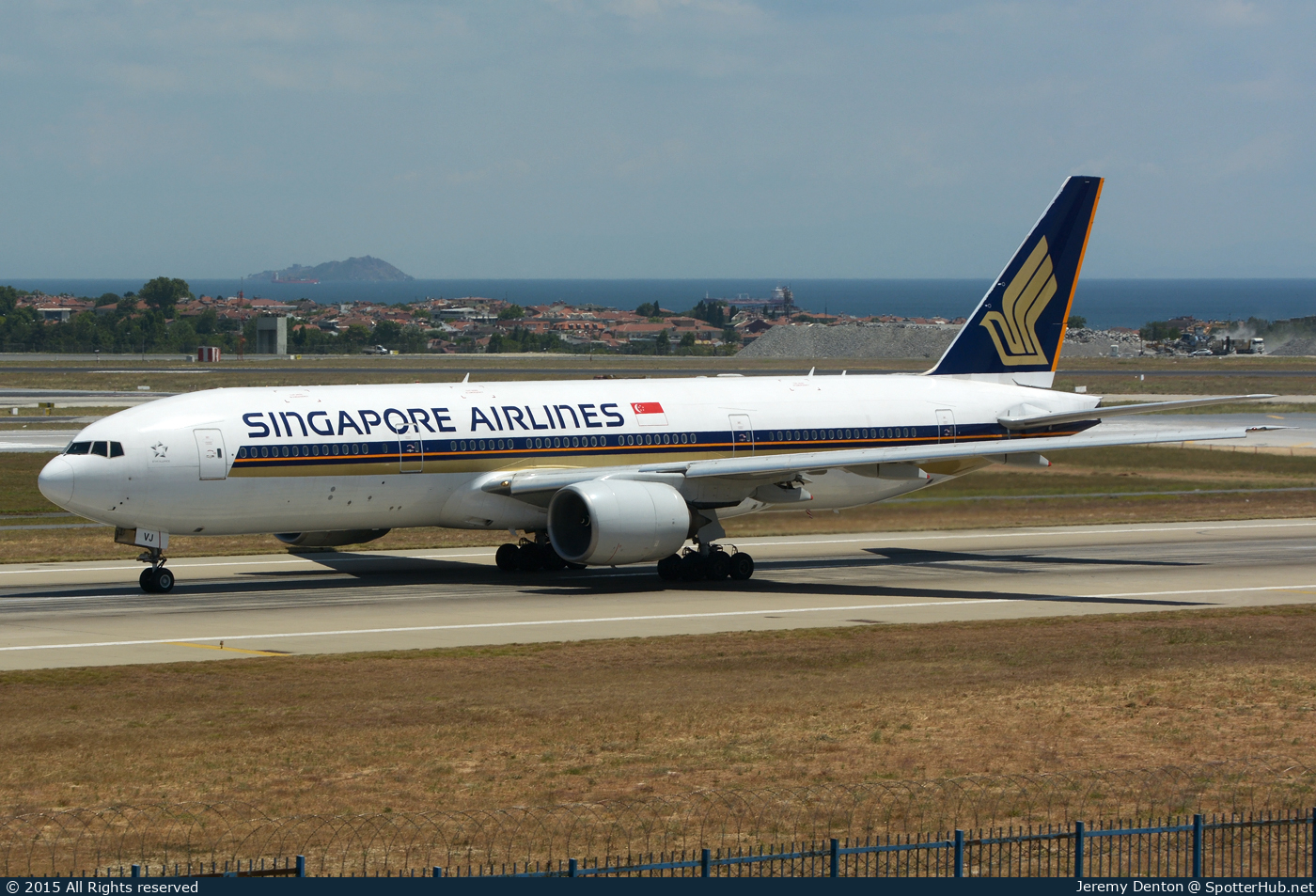 Photo of 9V-SVJ - Boeing 777-212(ER) operated by Singapore Airlines