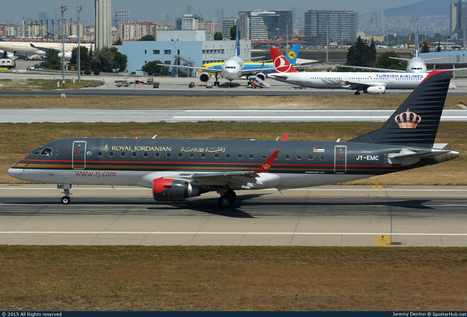 Photo of JY-EMC - Embraer ERJ-175LR operated by Royal Jordanian Airlines