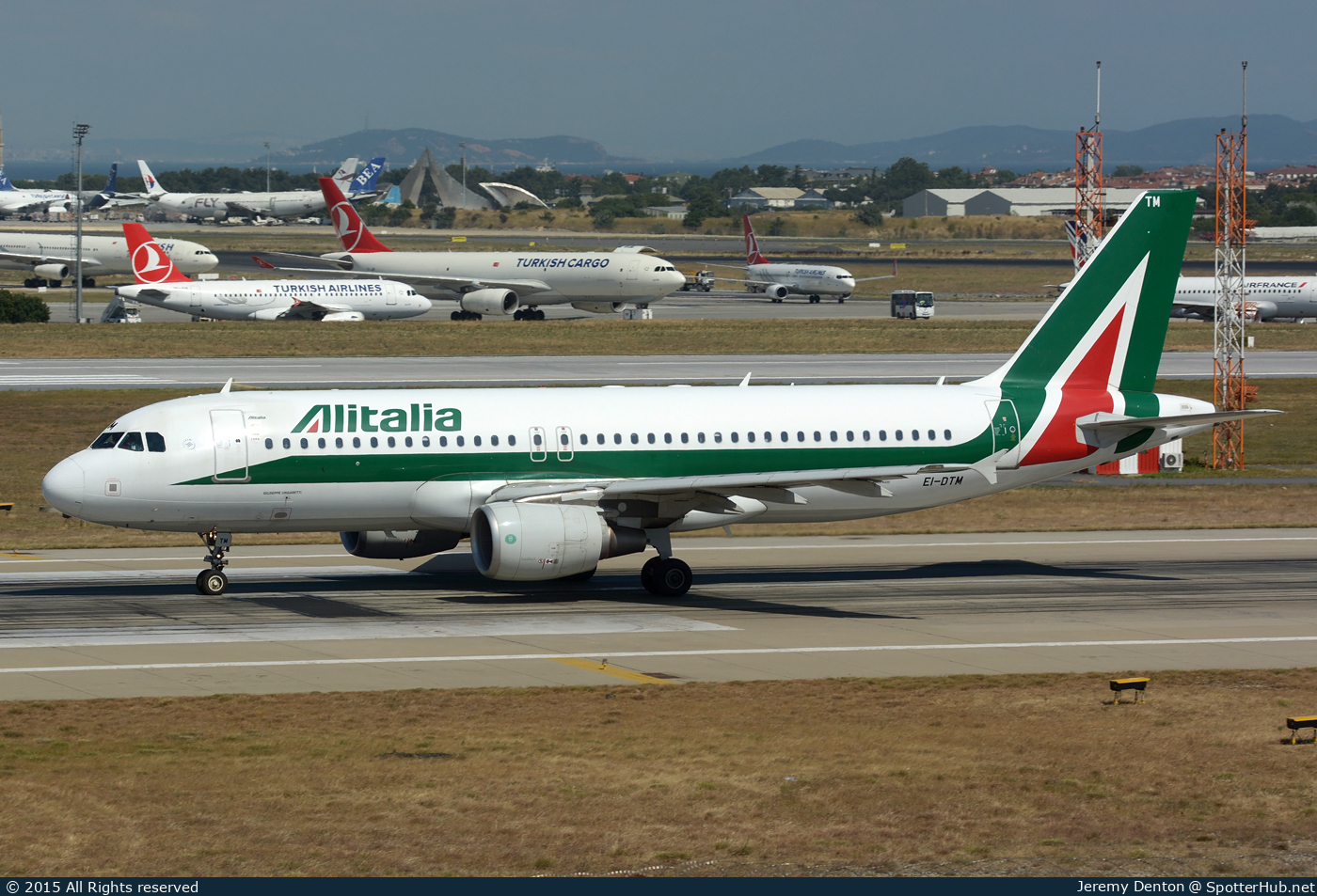Photo of EI-DTM - Airbus A320-216 operated by Alitalia