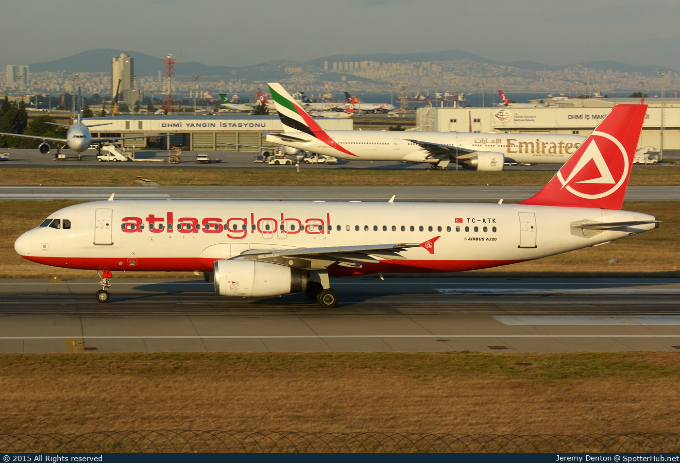 Photo of TC-ATK - Airbus A320-232 operated by AtlasGlobal