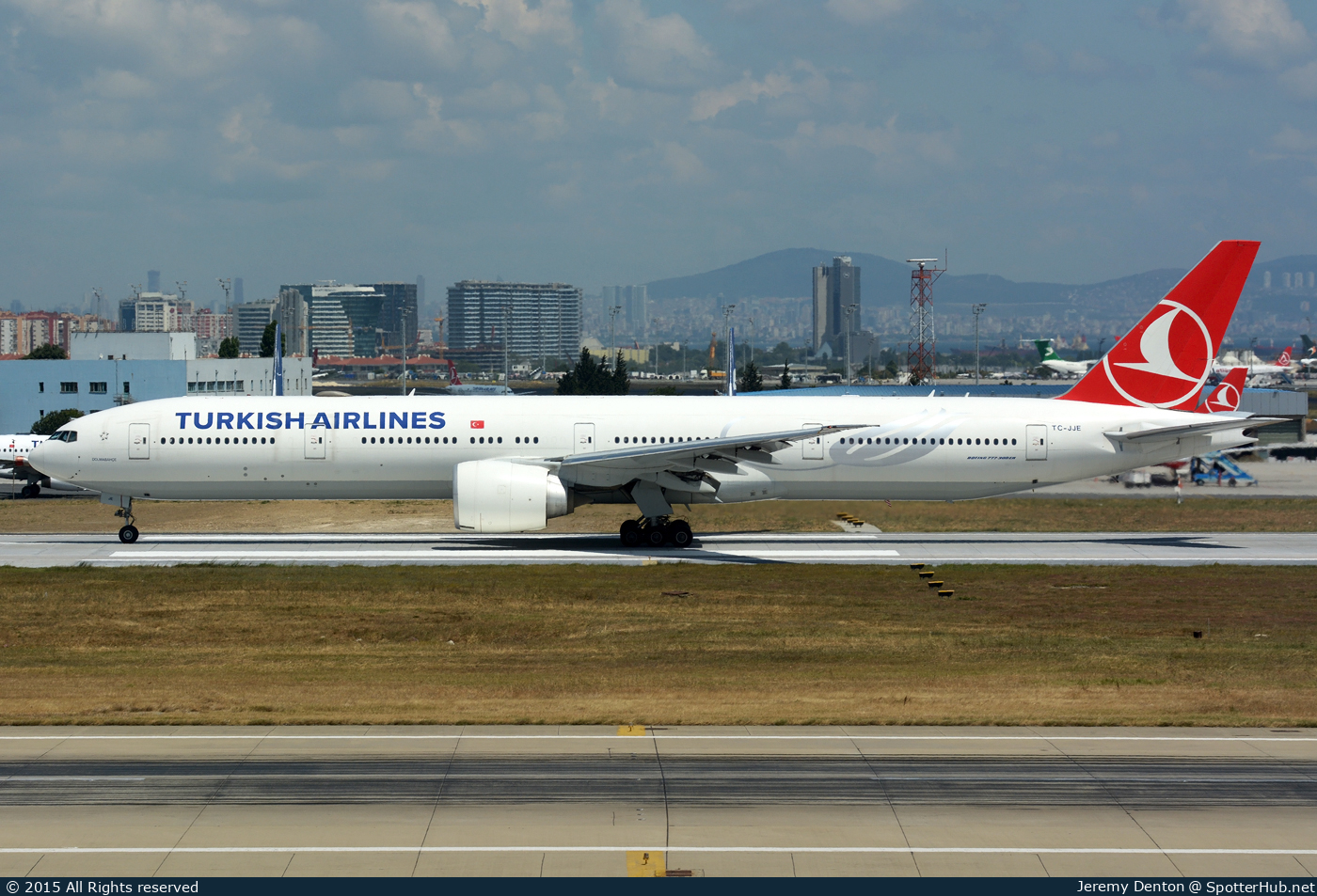 Photo of TC-JJE - Boeing 777-3F2(ER) operated by Turkish Airlines
