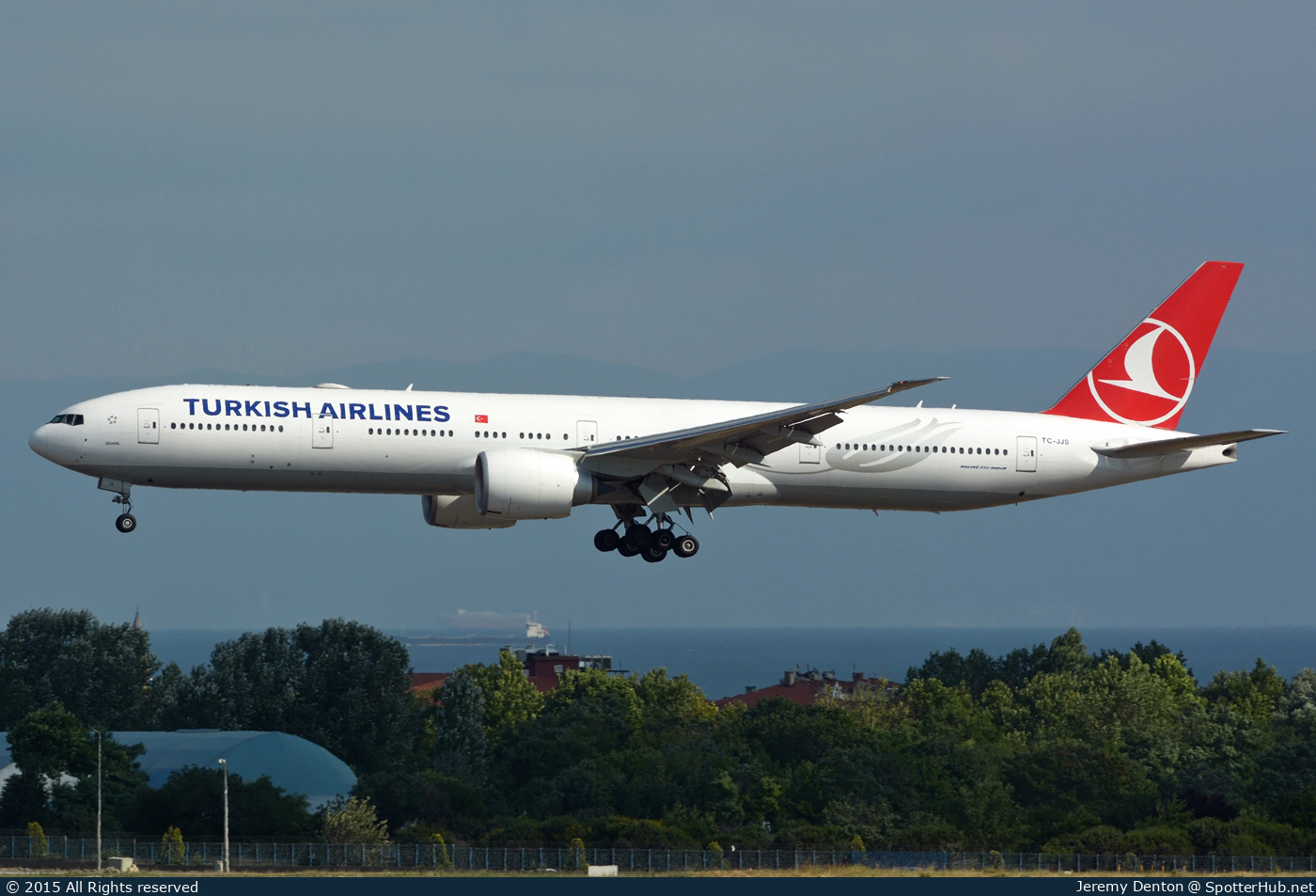 Photo of TC-JJS - Boeing 777-3F2(ER) operated by Turkish Airlines