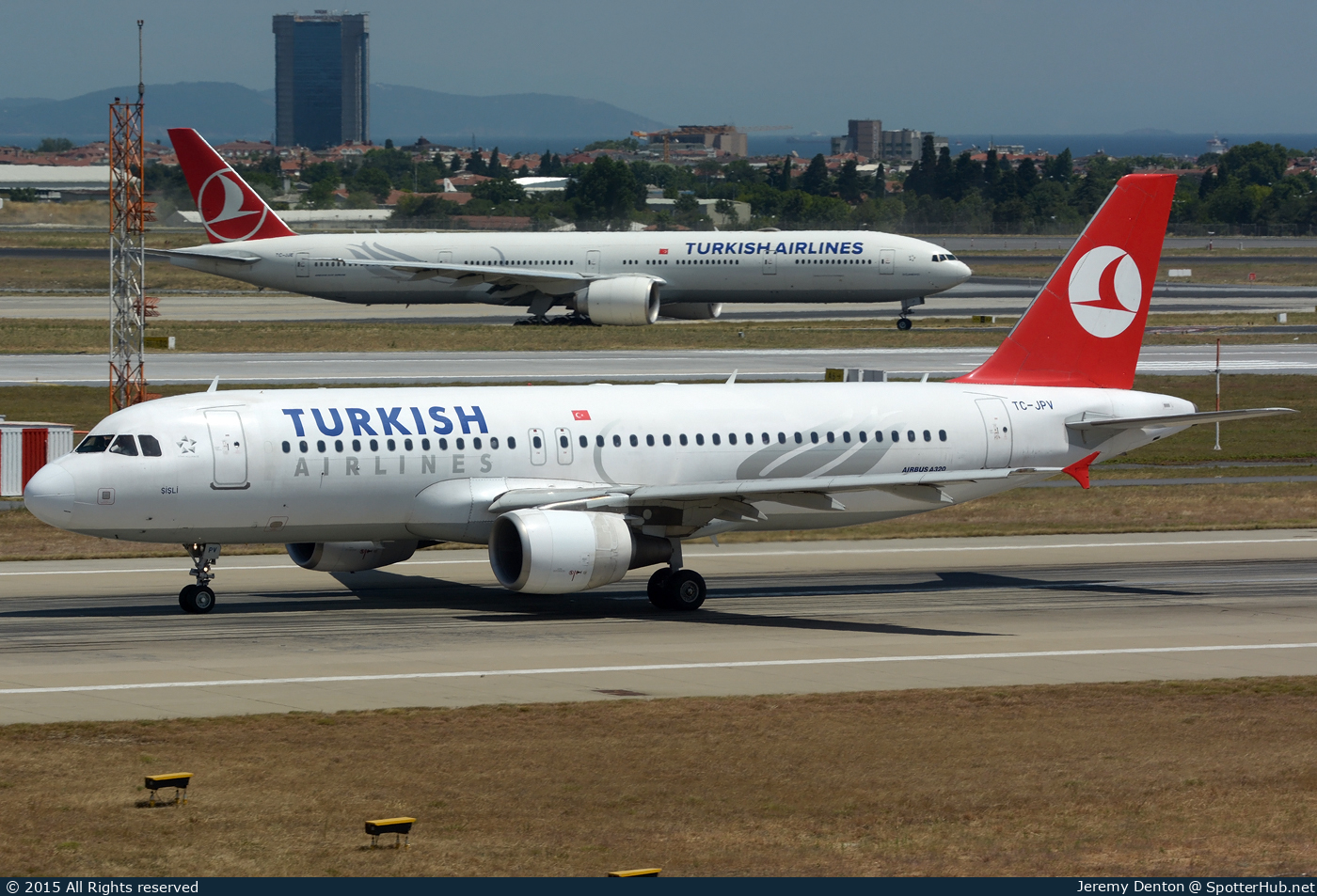 Photo of TC-JPV - Airbus A320-214 operated by Turkish Airlines