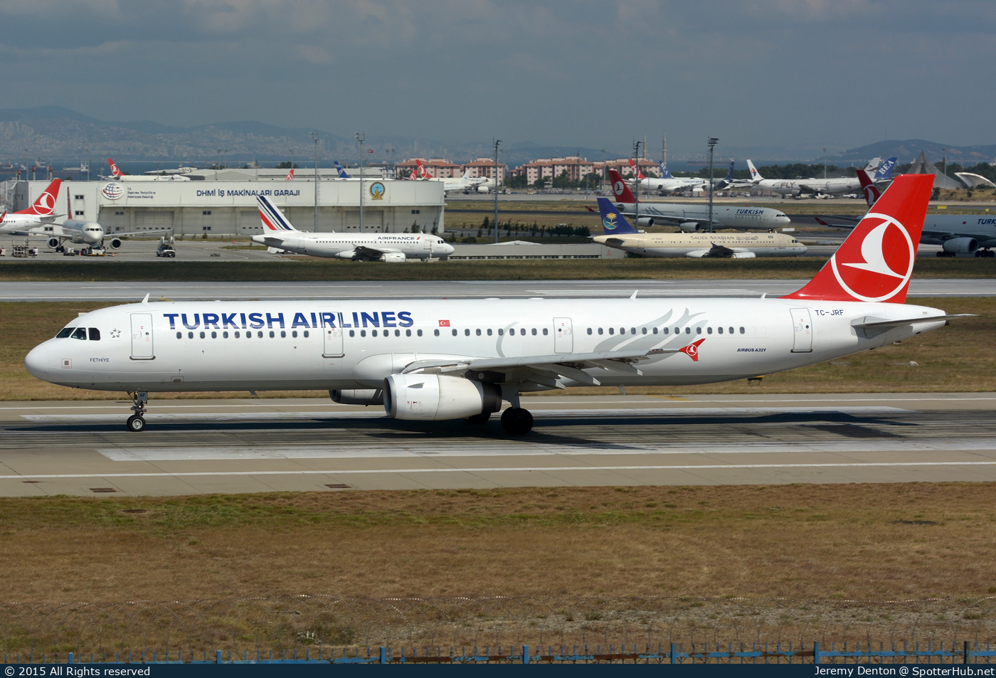 Photo of TC-JRF - Airbus A321-231 operated by Turkish Airlines