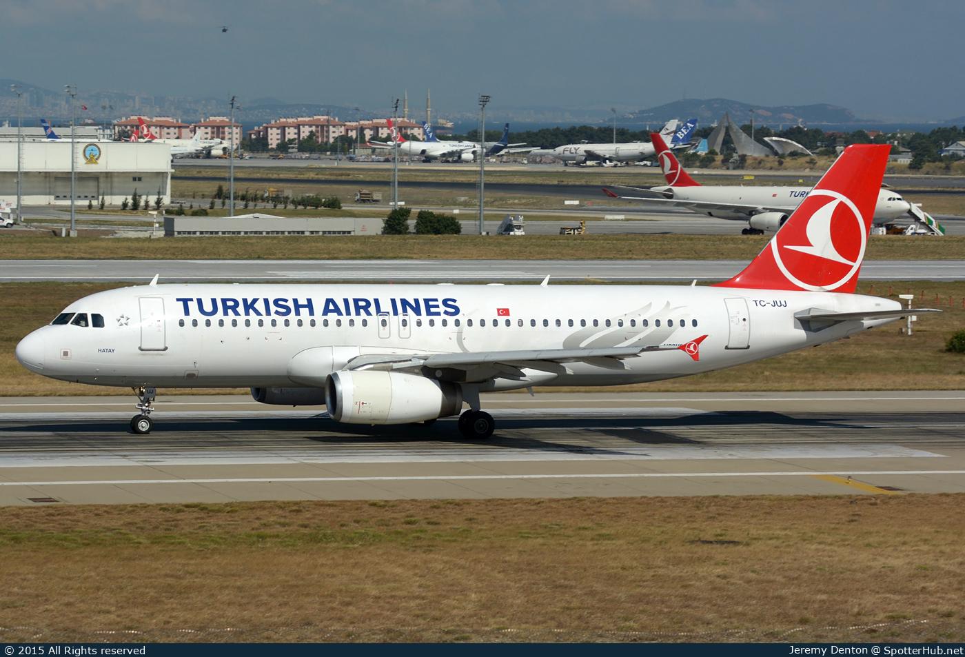 Photo of TC-JUJ - Airbus A320-232 operated by Turkish Airlines