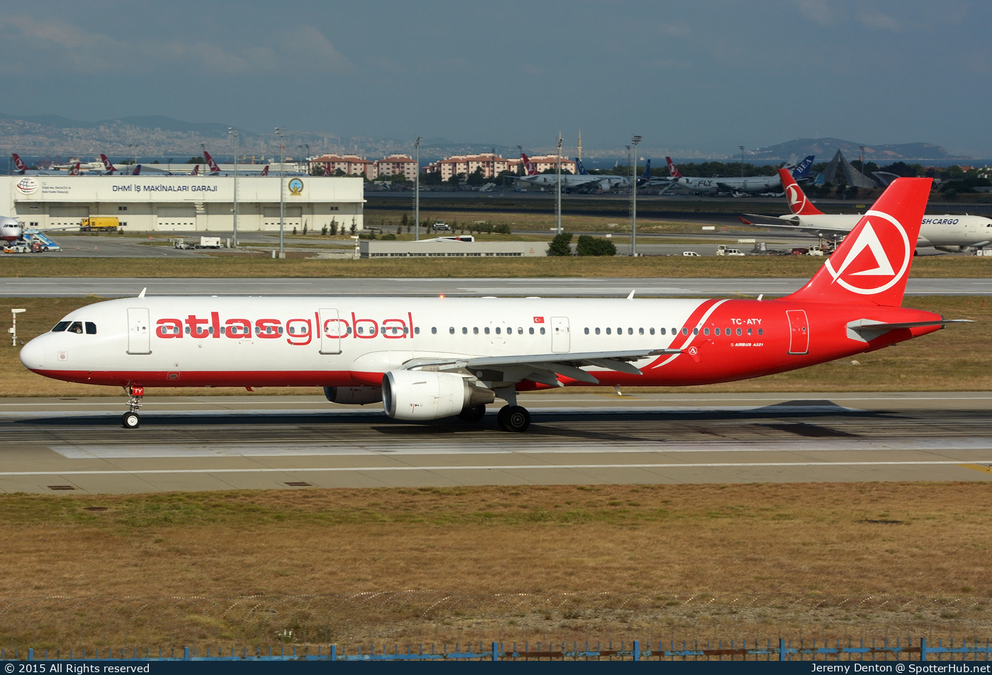 Photo of TC-ATY - Airbus A321-211 operated by AtlasGlobal