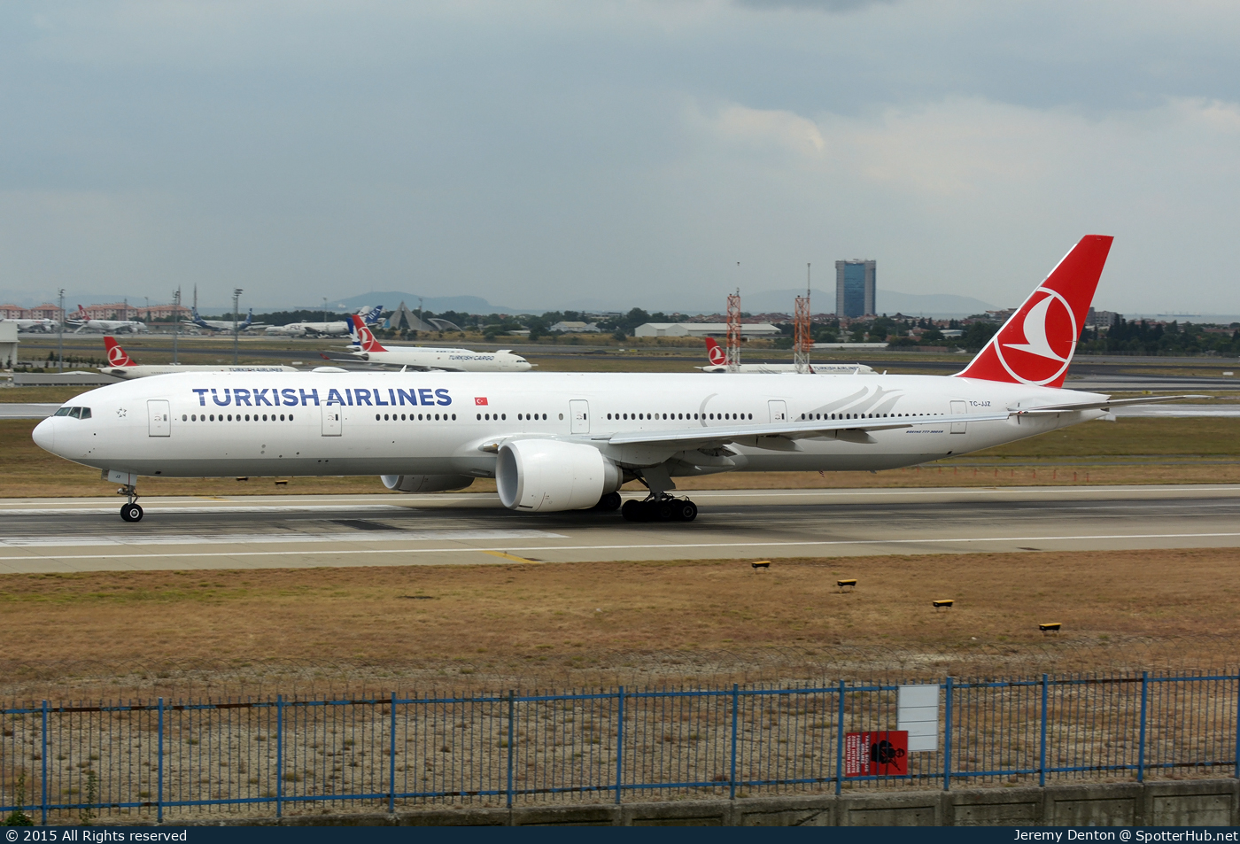 Photo of TC-JJZ - Boeing 777-3F2(ER) operated by Turkish Airlines