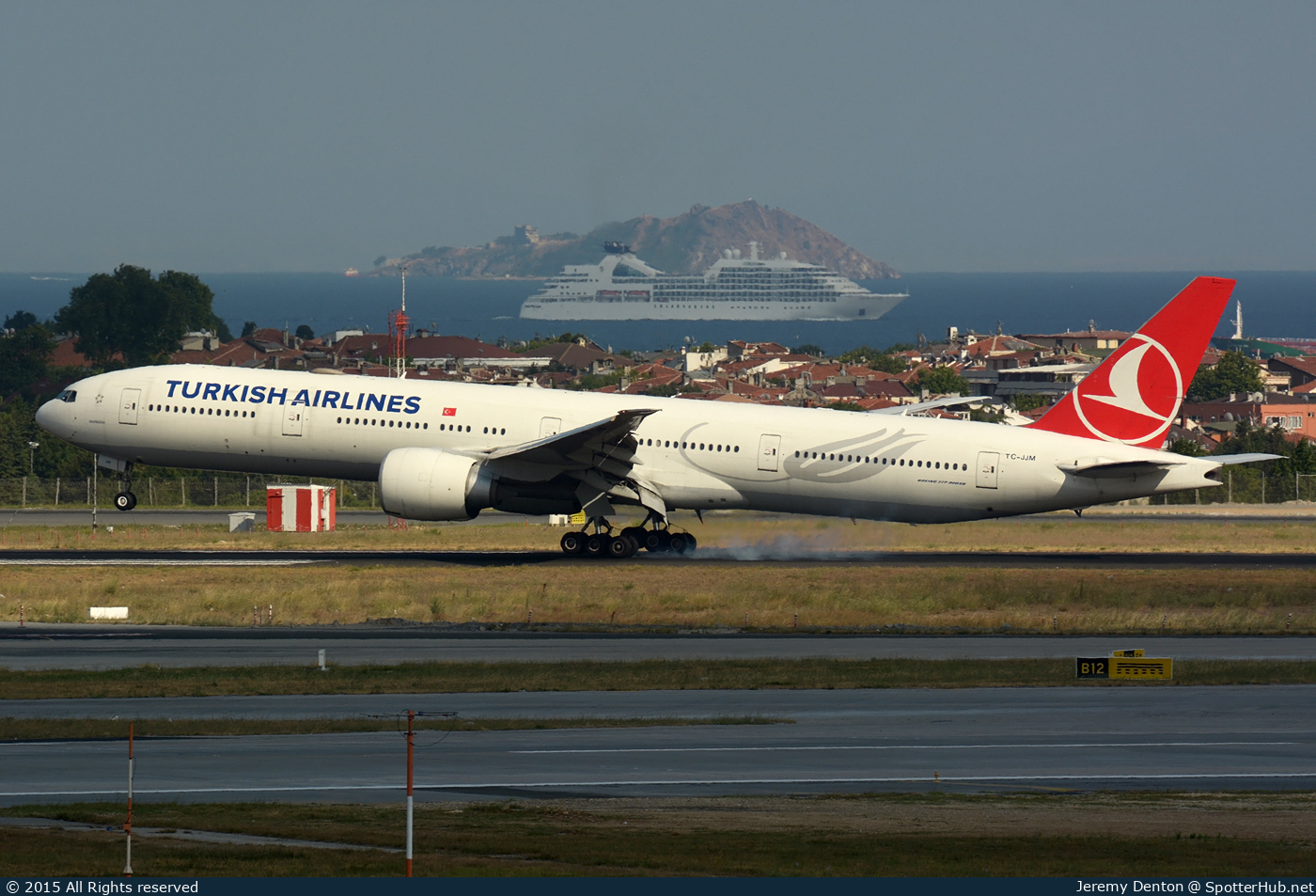 Photo of TC-JJM - Boeing 777-3F2(ER) operated by Turkish Airlines