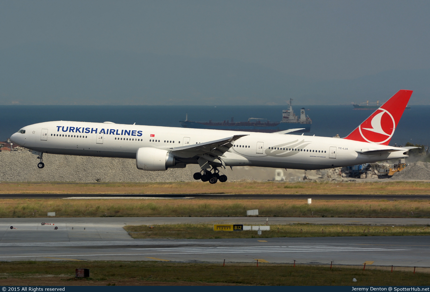 Photo of TC-LJA - Boeing 777-3F2(ER) operated by Turkish Airlines