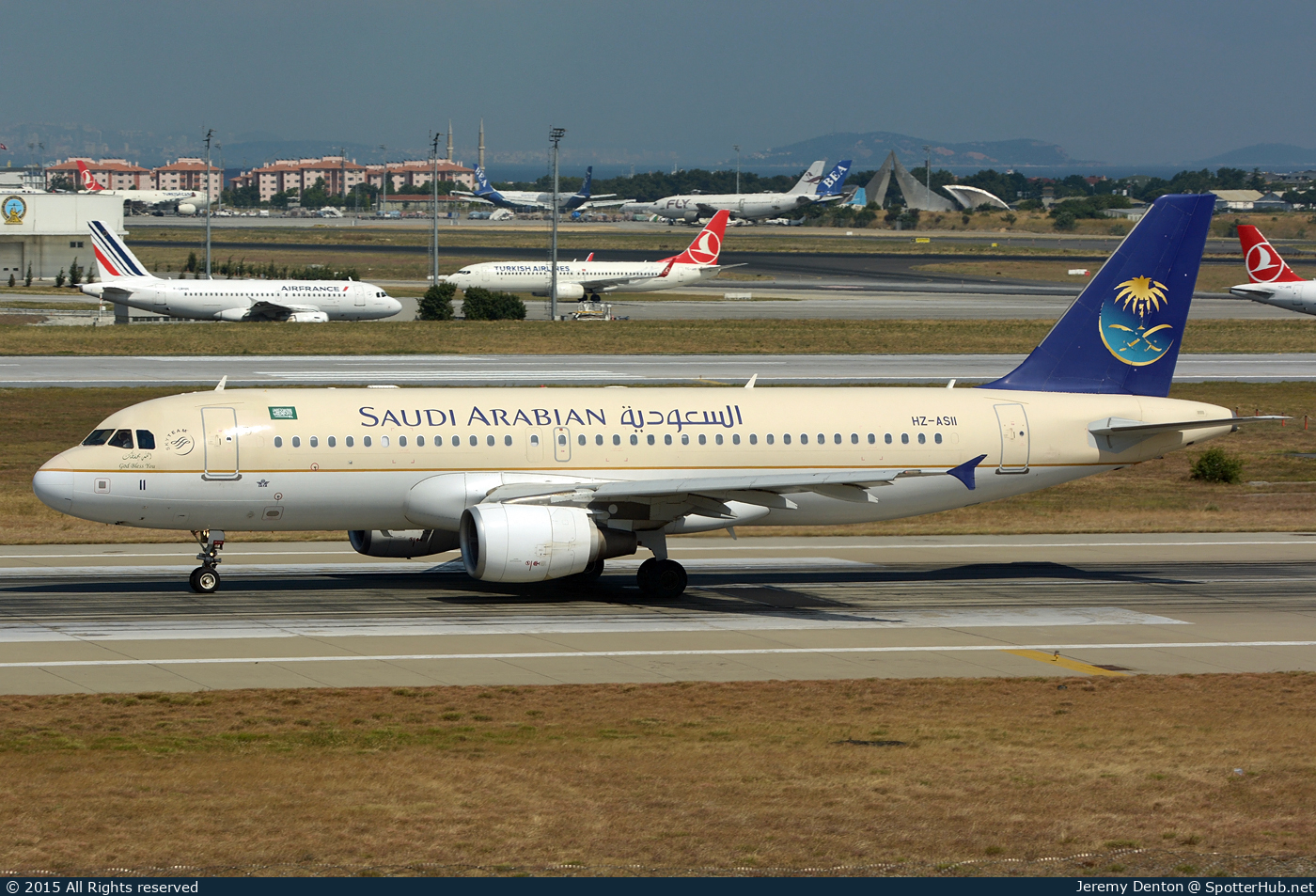 Photo of HZ-AS11 - Airbus A320-214 operated by Saudi Arabian Airlines