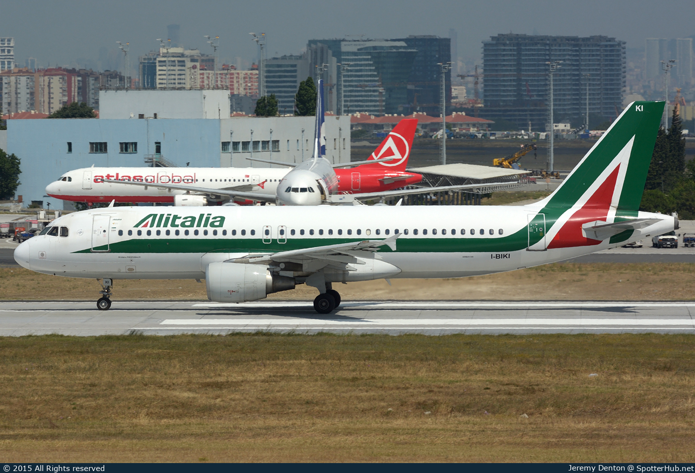 Photo of I-BIKI - Airbus A320-214 operated by Alitalia