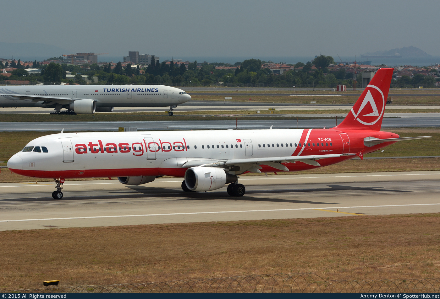 Photo of TC-ATE - Airbus A321-211 operated by AtlasGlobal
