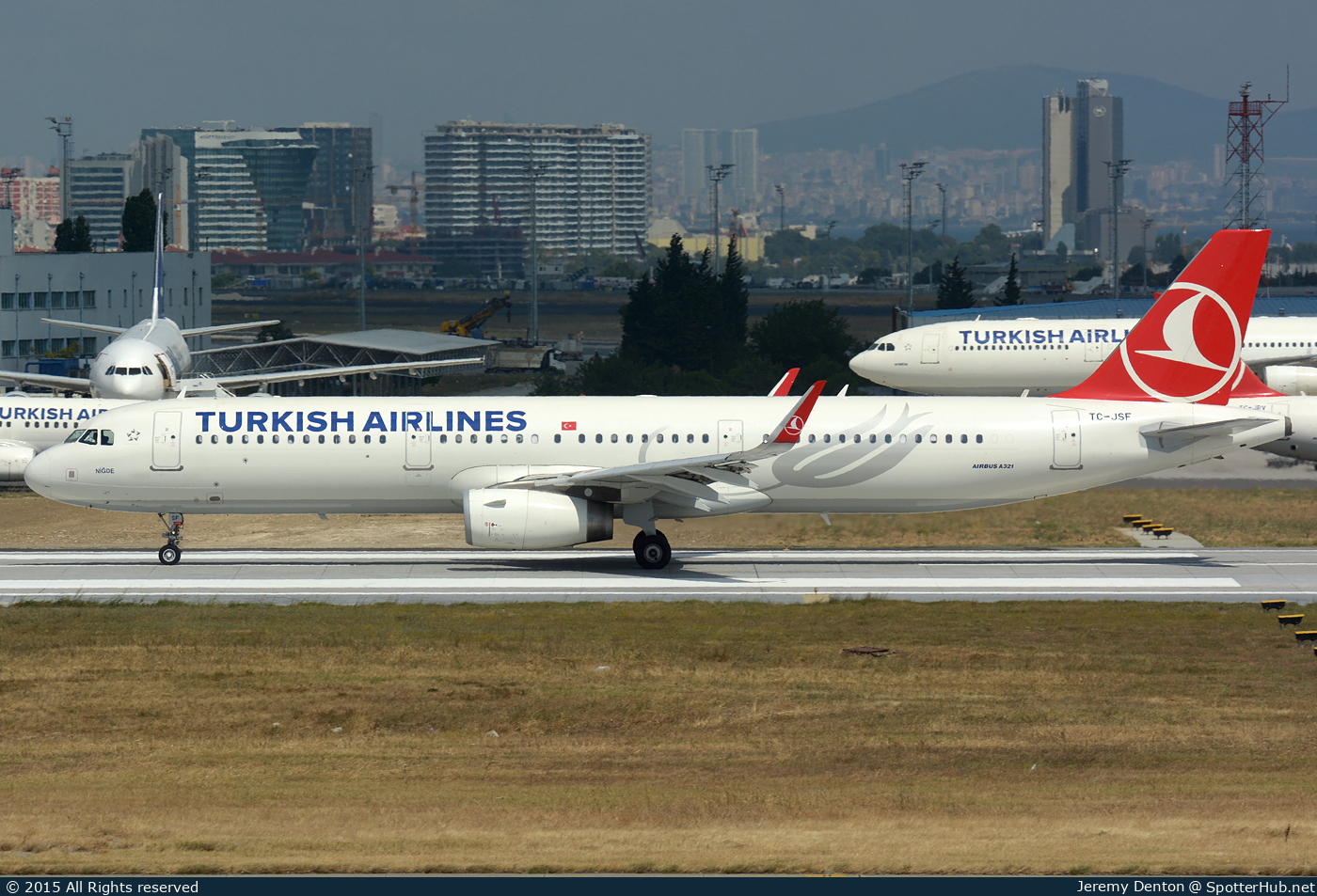 Photo of TC-JSF - Airbus A321-231 operated by Turkish Airlines