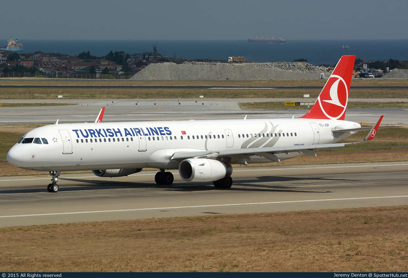 Photo of TC-JSP - Airbus A321-231 operated by Turkish Airlines