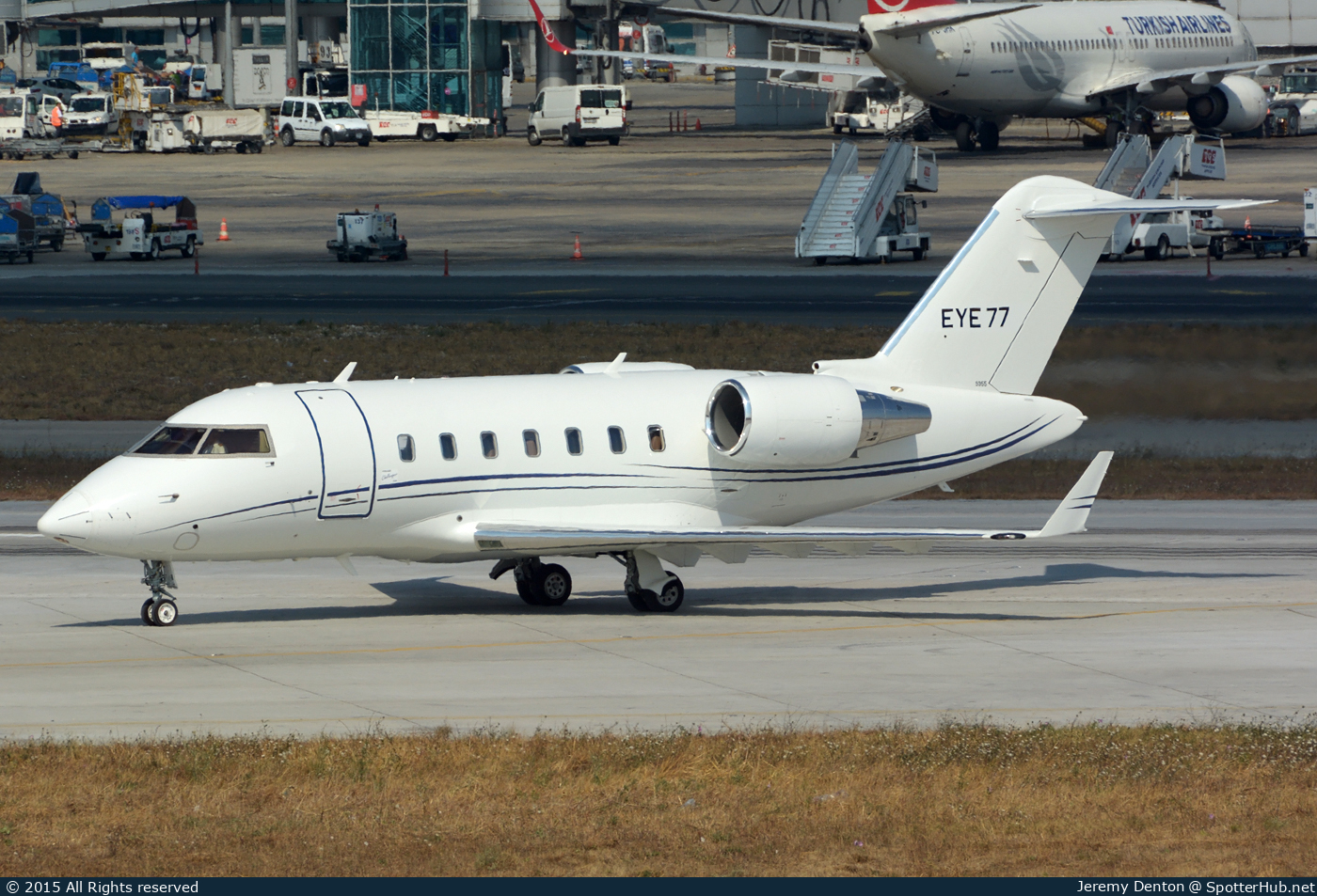 Photo of EYE77 - Bombardier Challenger 605 operated by Government of Pakistan
