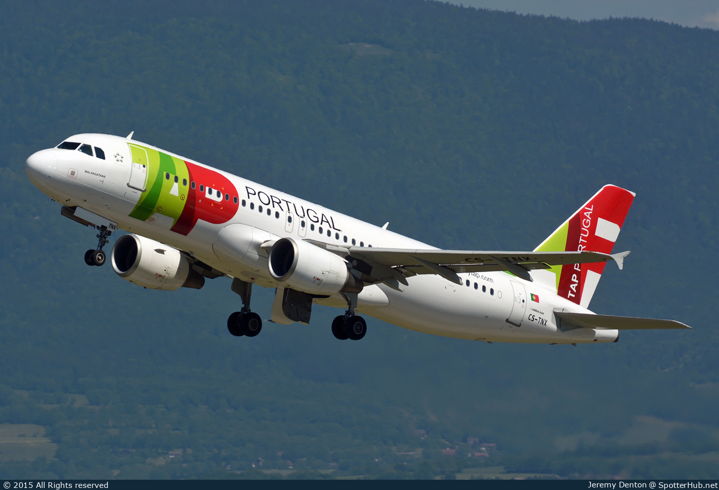 Photo of CS-TNX - Airbus A320-214 operated by TAP Air Portugal