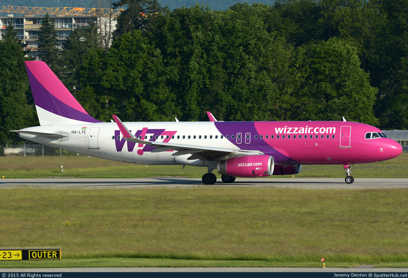 Photo of HA-LYE - Airbus A320-232 operated by Wizz Air
