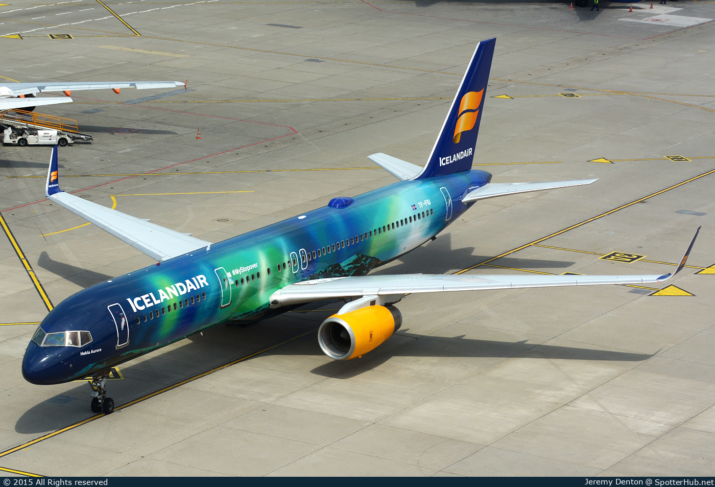 Photo of TF-FIU - Boeing 757-256 operated by Icelandair