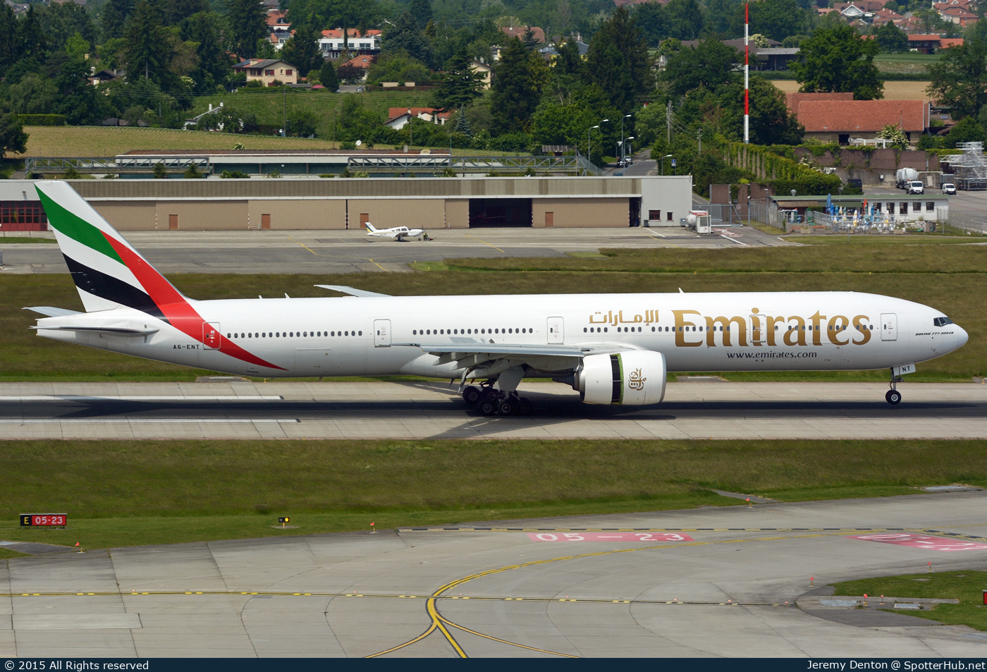 Photo of A6-ENT - Boeing 777-31H(ER) operated by Emirates