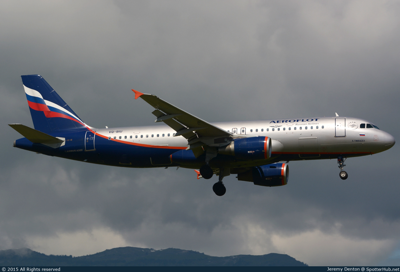 Photo of VQ-BIU - Airbus A320-214 operated by Aeroflot