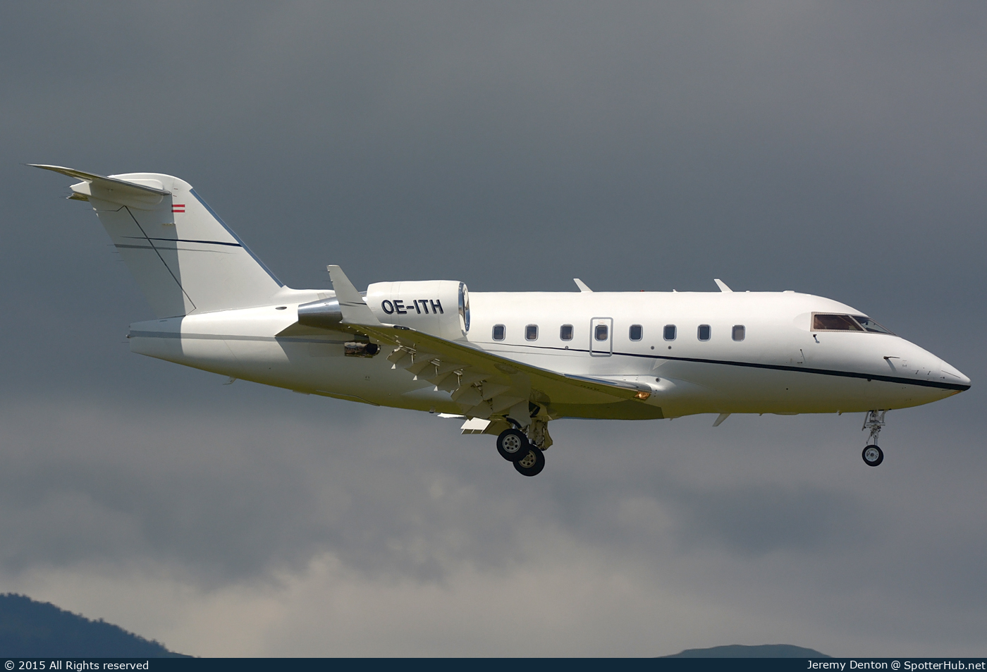 Photo of OE-ITH - Bombardier Challenger 604 operated by Air Independence