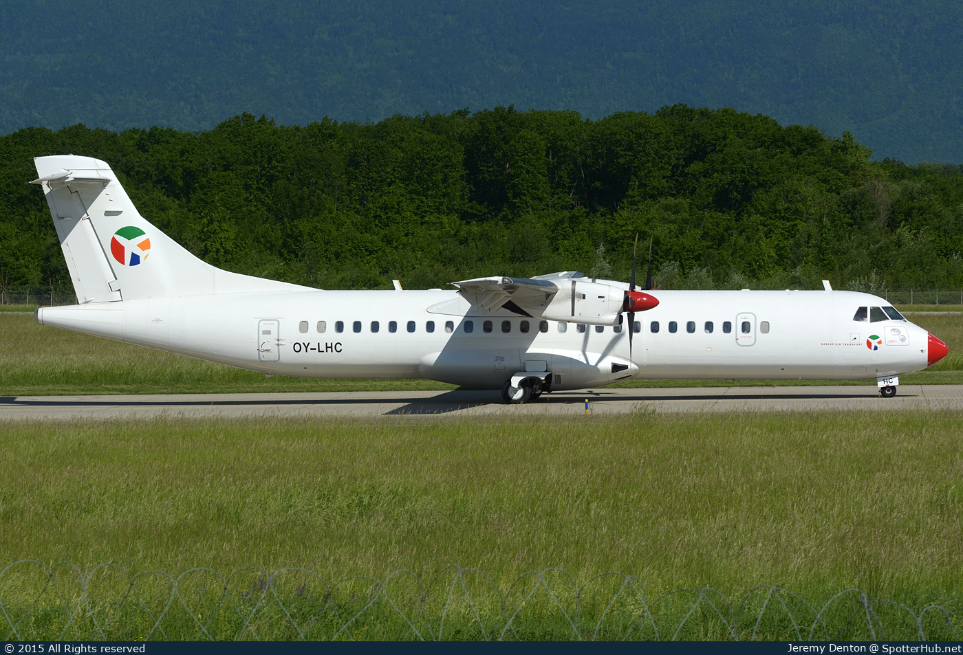 Photo of OY-LHC - ATR 72-212 operated by DAT Danish Air Transport
