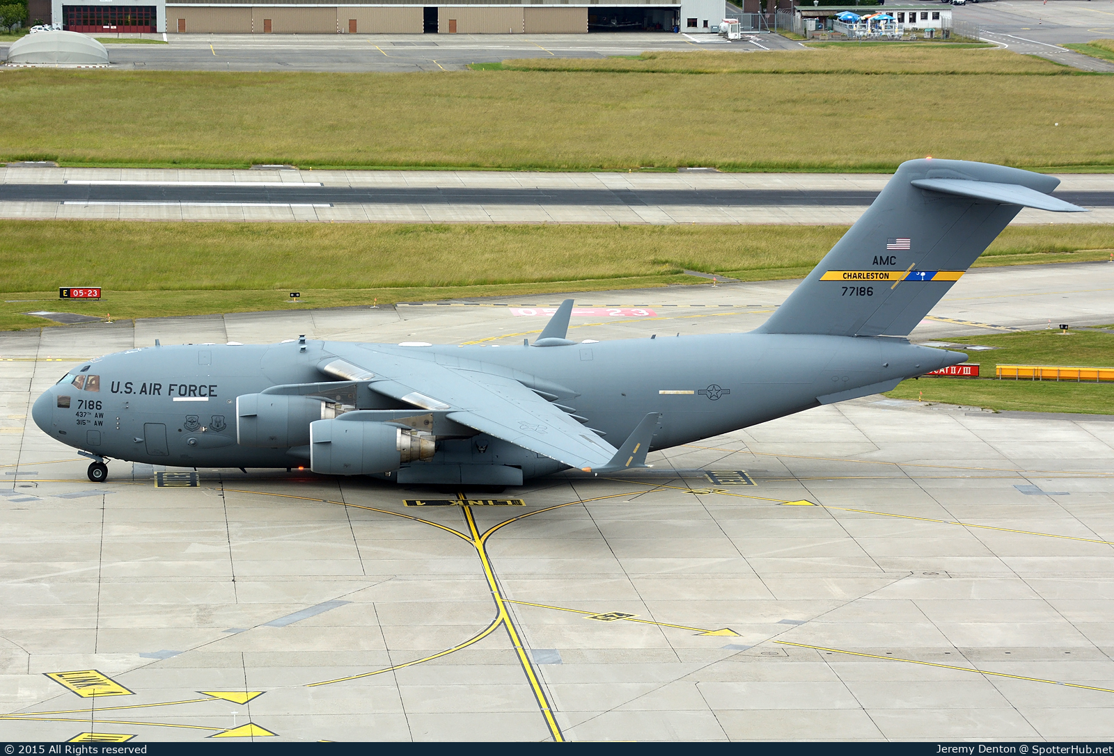 Photo of 07-7186 - Boeing C-17A Globemaster III operated by US Air Force
