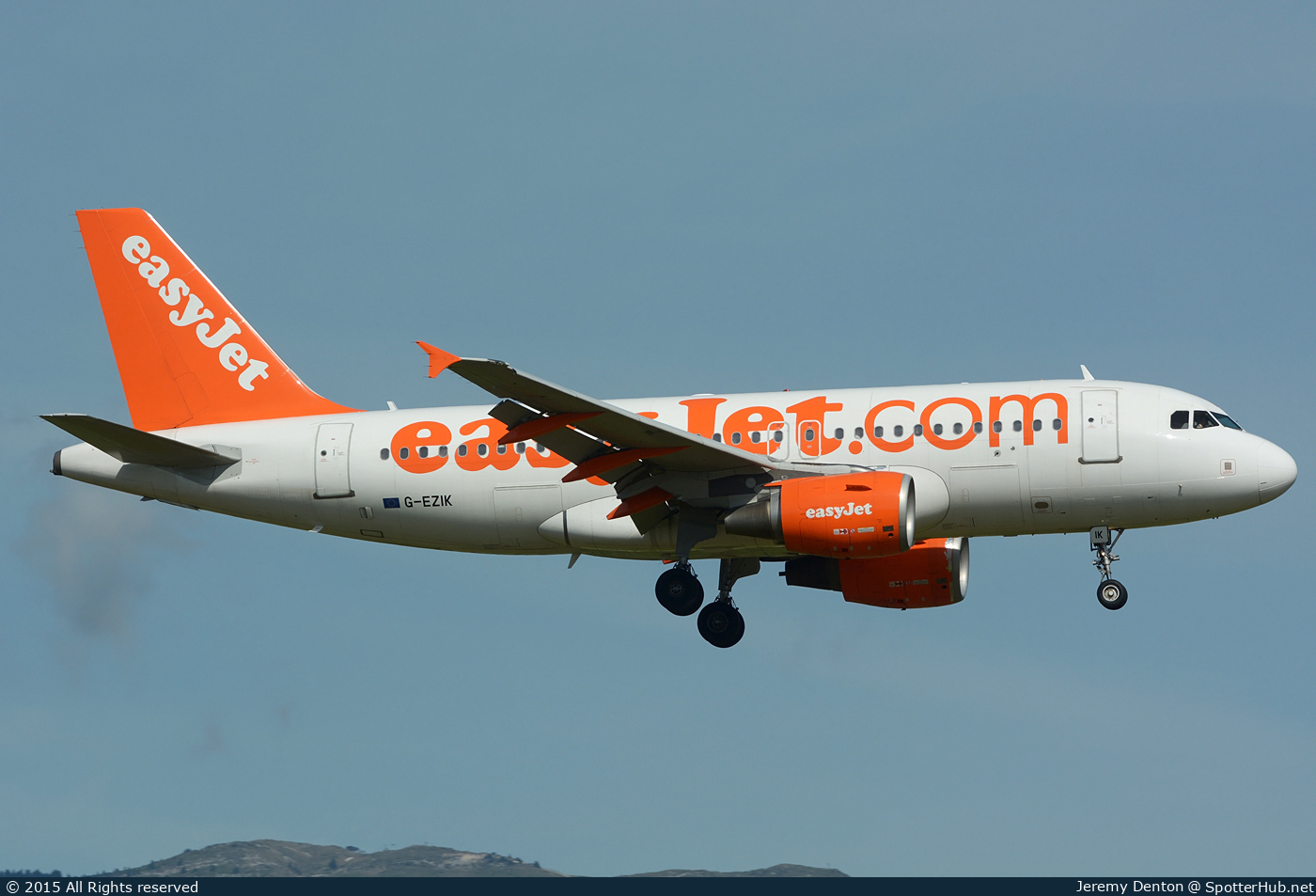 Photo of G-EZIK - Airbus A319-111 operated by easyJet