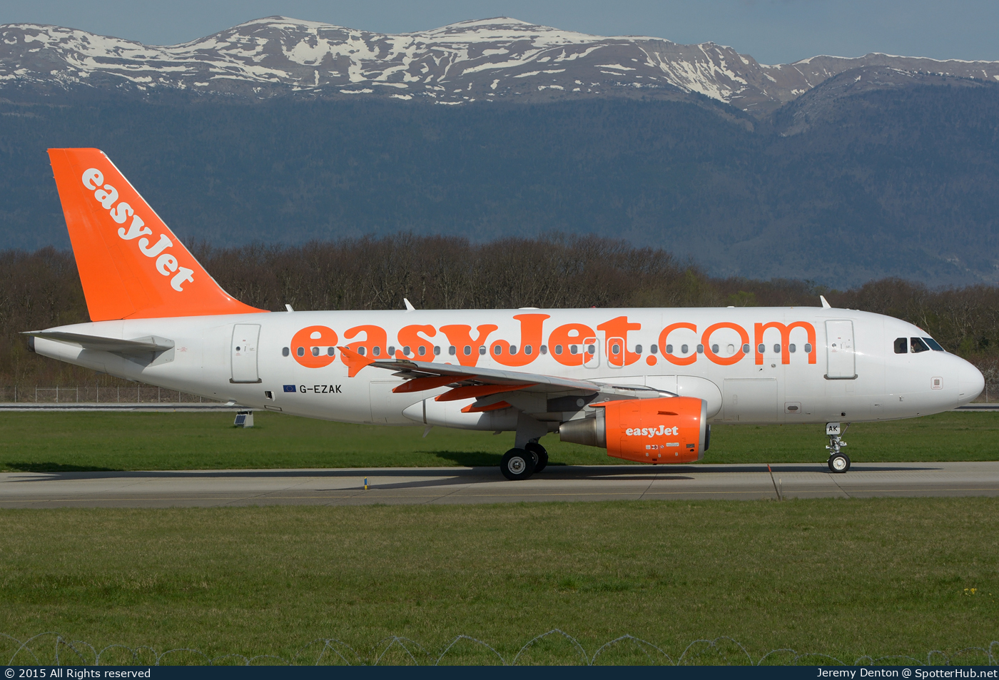 Photo of G-EZAK - Airbus A319-111 operated by easyJet