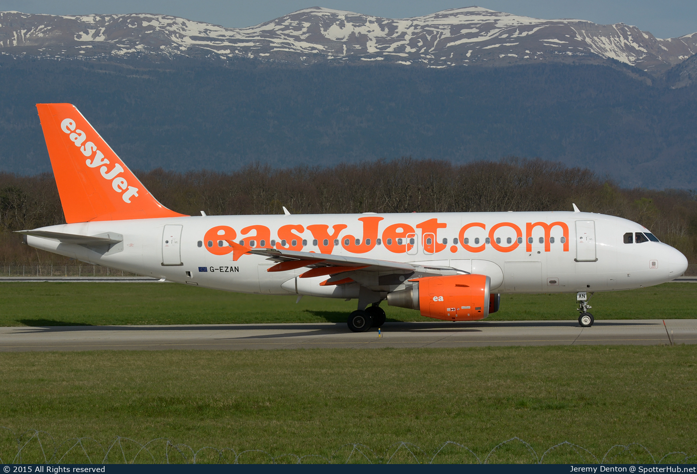 Photo of G-EZAN - Airbus A319-111 operated by easyJet