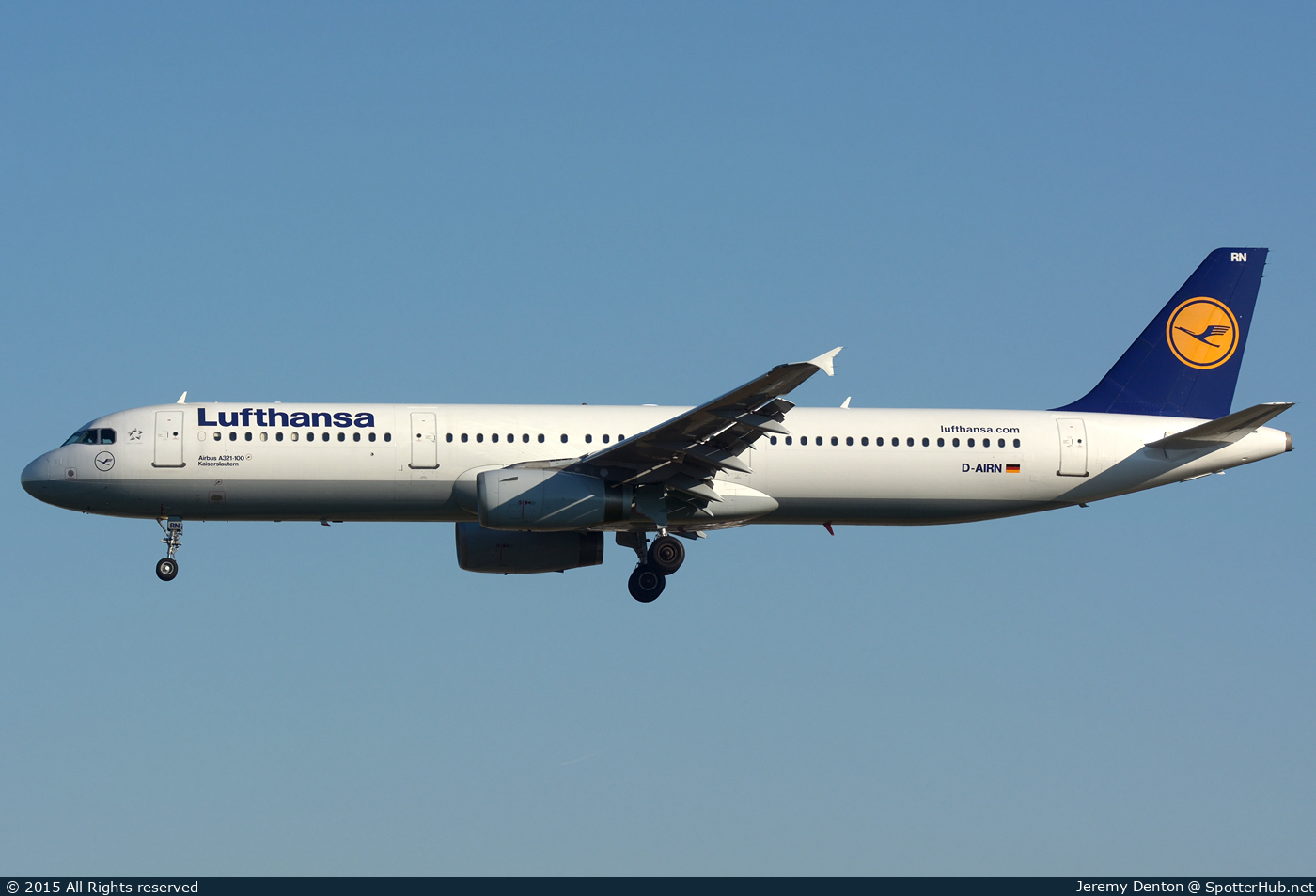 Photo of D-AIRN - Airbus A321-131 operated by Lufthansa