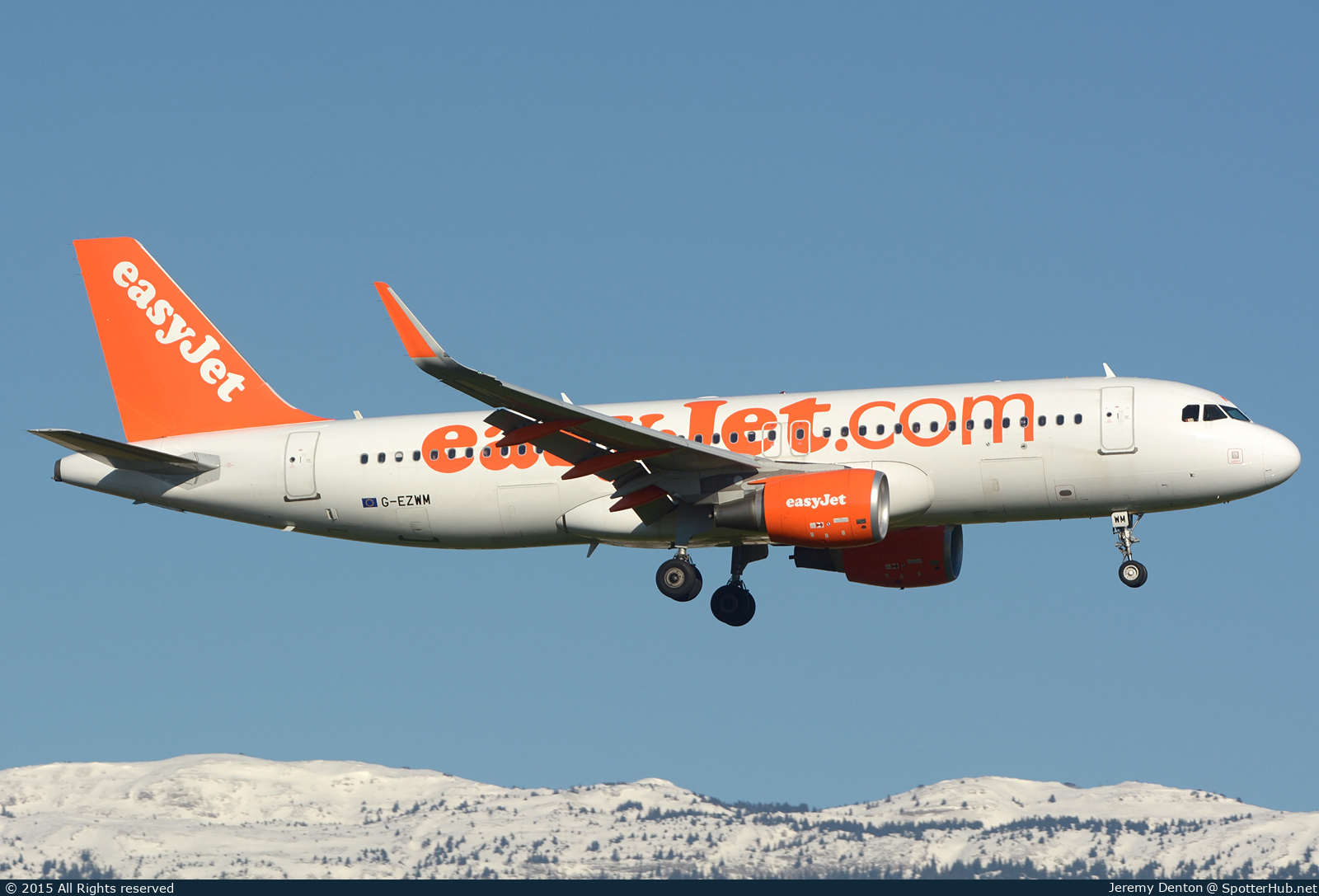 Photo of G-EZWM - Airbus A320-214 operated by easyJet