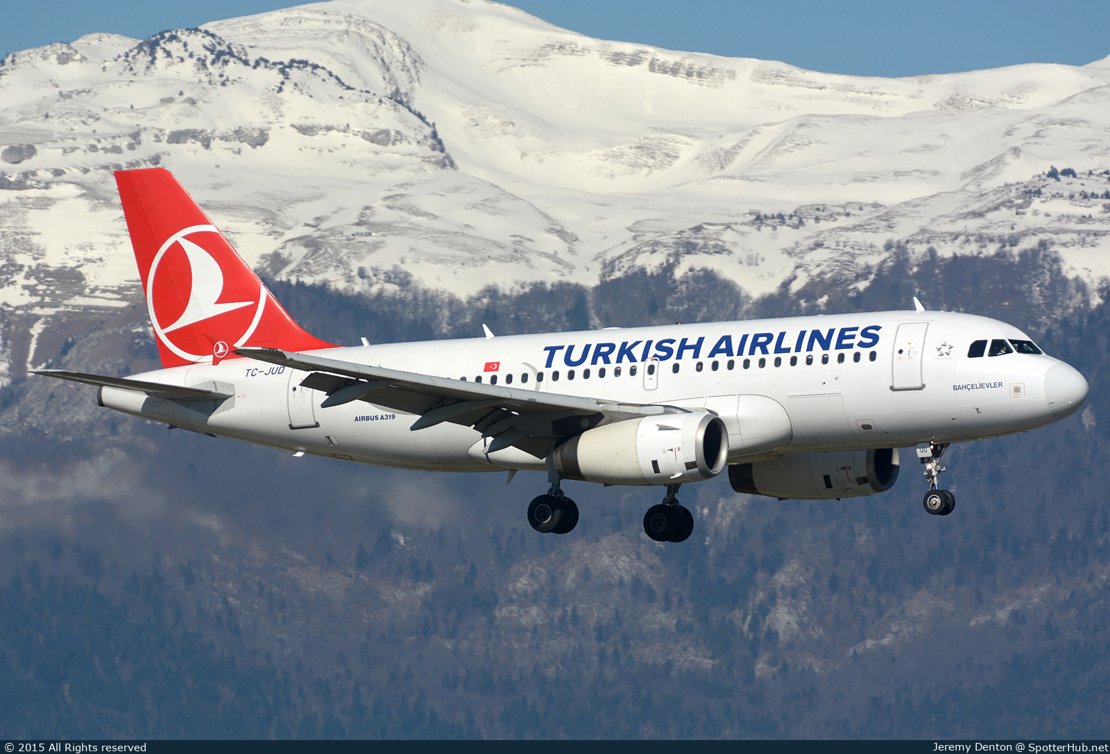 Photo of TC-JUD - Airbus A319-132 operated by Turkish Airlines