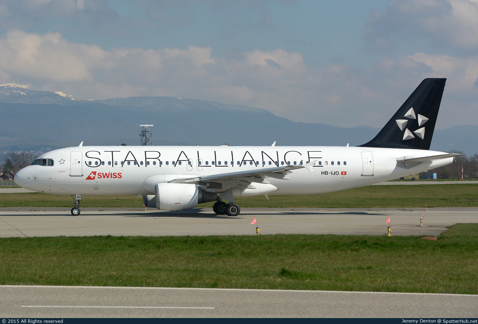 Photo of HB-IJO - Airbus A320-214 operated by Swiss International Air Lines