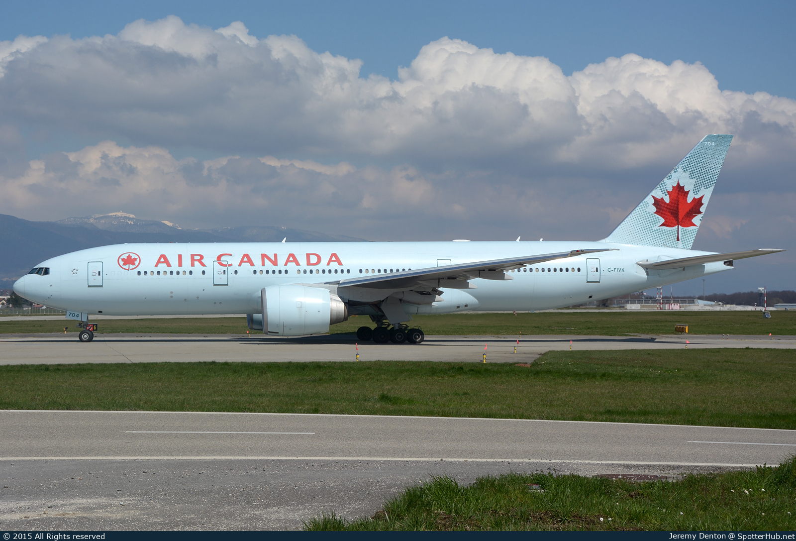 Photo of C-FIVK - Boeing 777-233(LR) operated by Air Canada