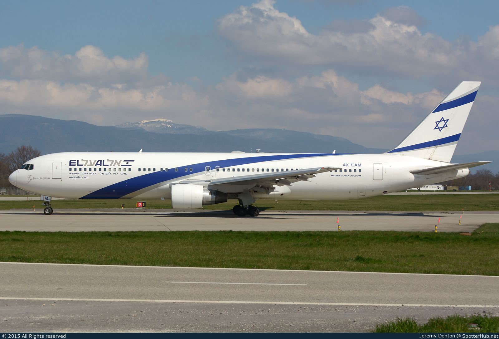 Photo of 4X-EAM - Boeing 767-3Q8(ER) operated by El Al Israel Airlines