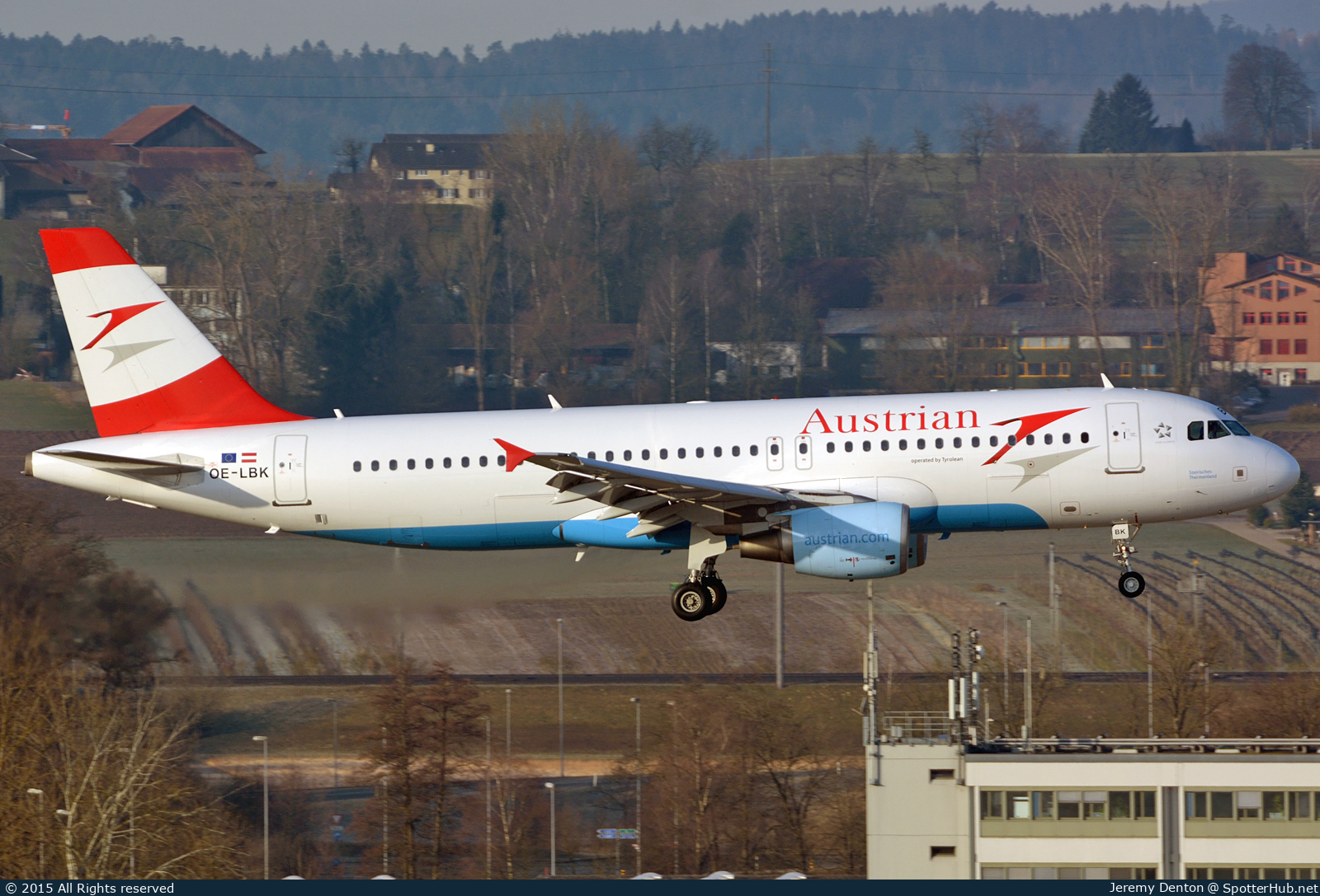 Photo of OE-LBK - Airbus A320-214 operated by Austrian Airlines