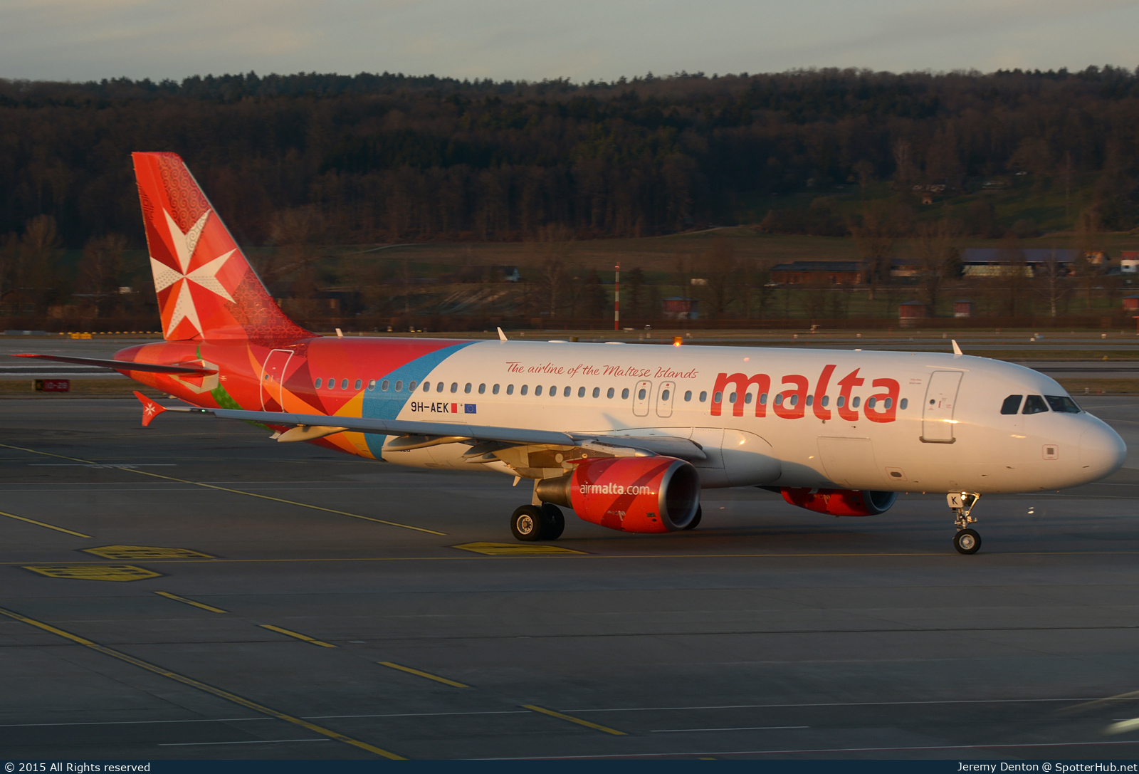 Photo of 9H-AEK - Airbus A320-214 operated by Air Malta