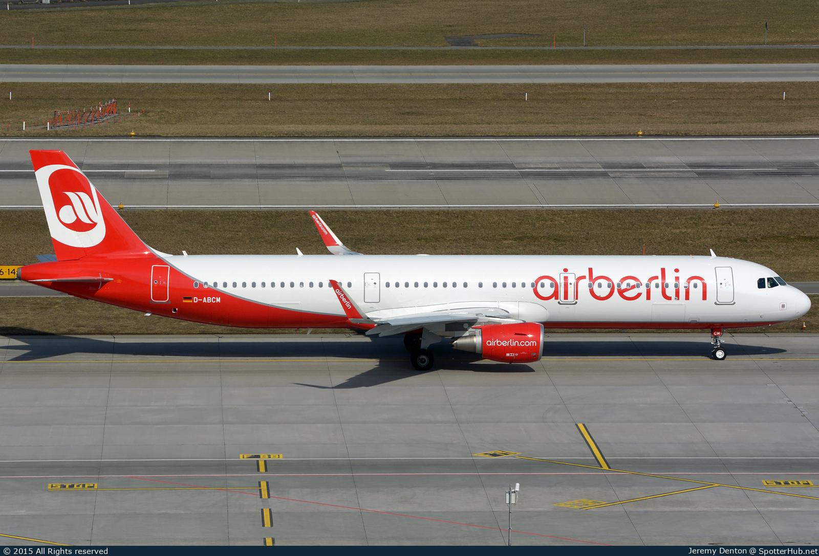 Photo of D-ABCM - Airbus A321-211 operated by Air Berlin
