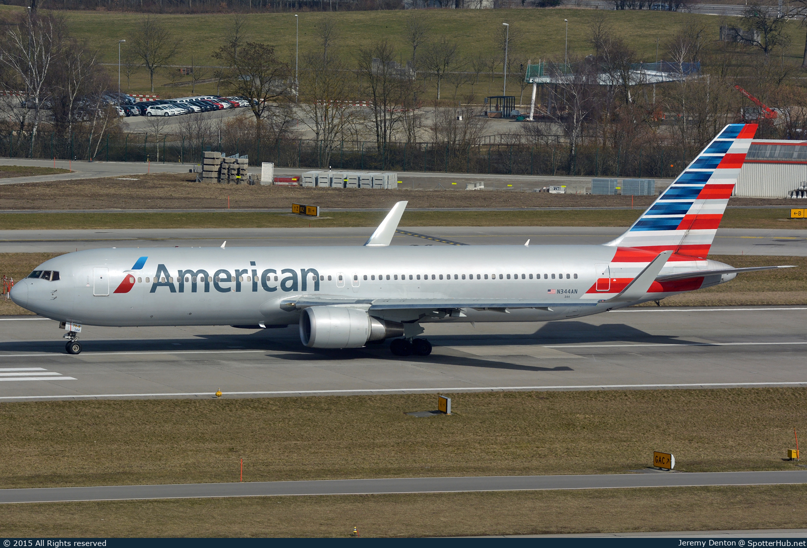 Photo of N344AN - Boeing 767-323(ER) operated by American Airlines