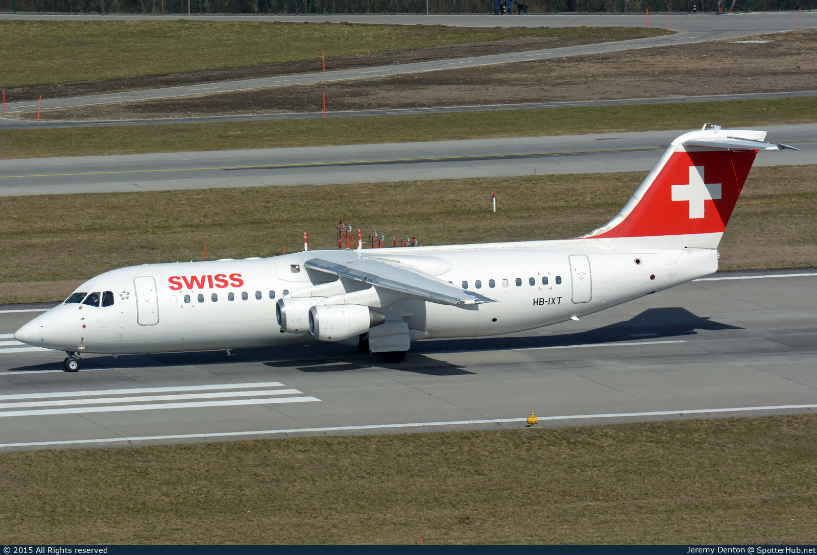 Photo of HB-IXT - British Aerospace Avro RJ100 operated by Swiss International Air Lines