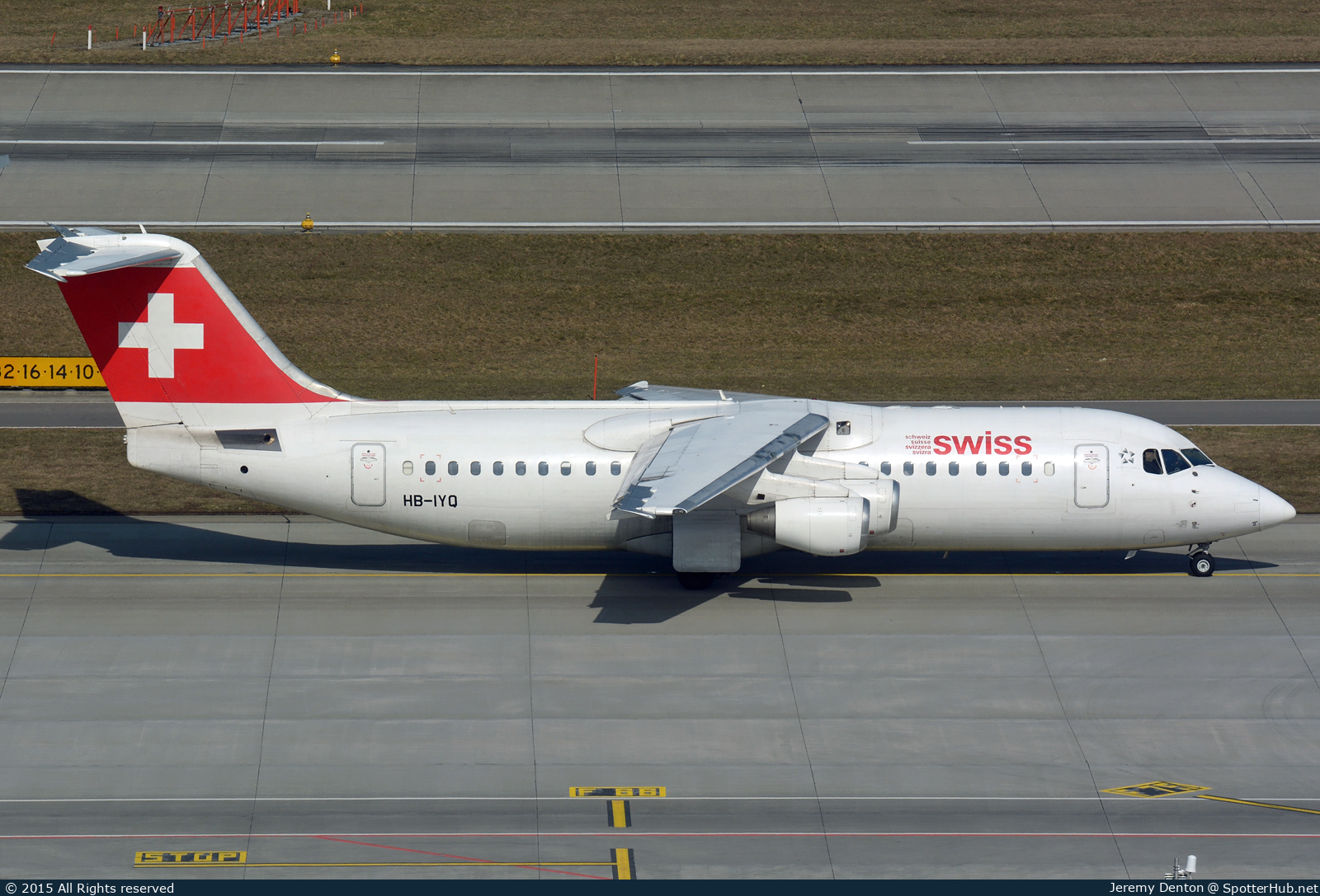 Photo of HB-IYQ - British Aerospace Avro RJ100 operated by Swiss International Air Lines