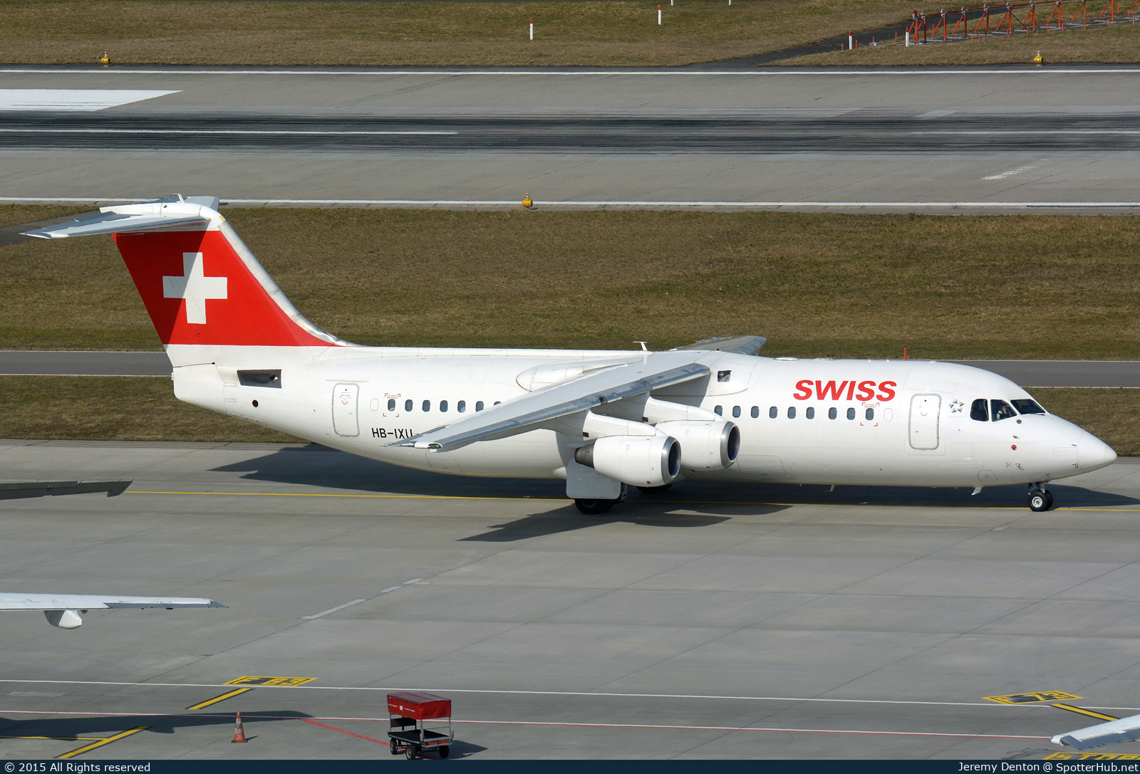 Photo of HB-IXU - British Aerospace Avro RJ100 operated by Swiss International Air Lines