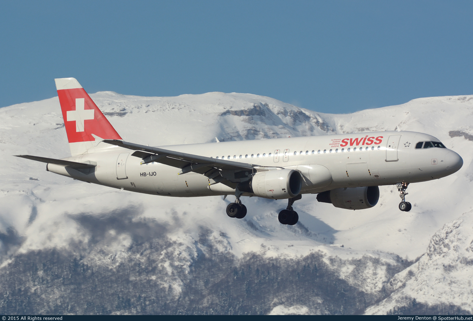 Photo of HB-IJO - Airbus A320-214 operated by Swiss International Air Lines