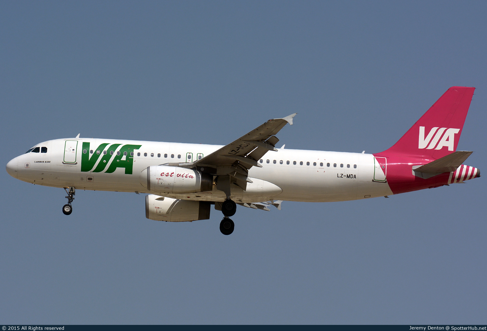 Photo of LZ-MDA - Airbus A320-232 operated by Air Via