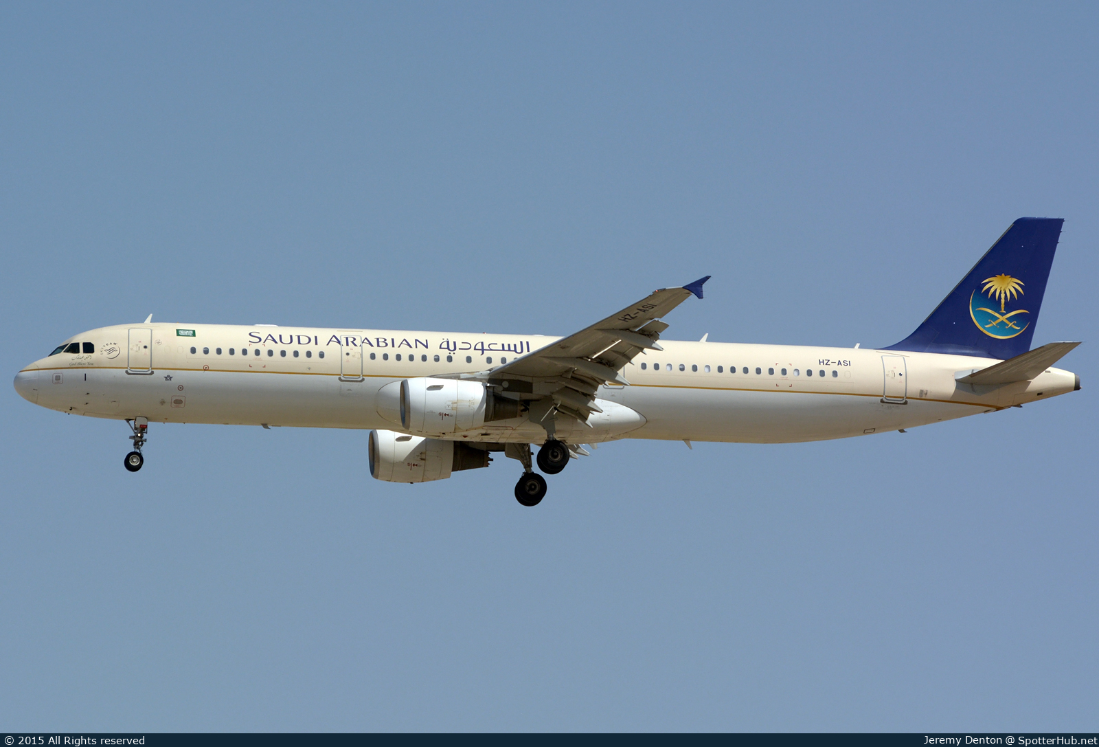 Photo of HZ-ASI - Airbus A321-211 operated by Saudi Arabian Airlines