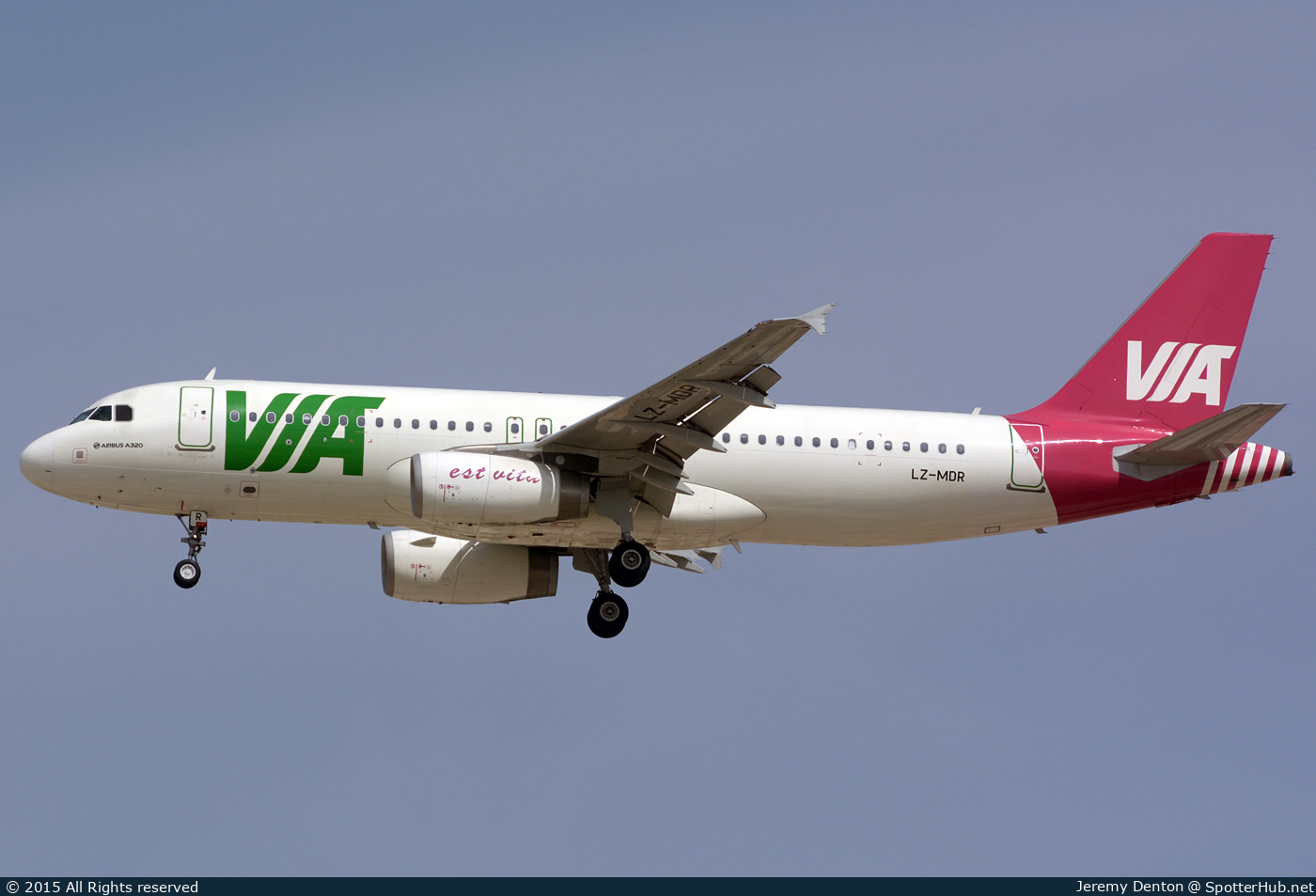 Photo of LZ-MDR - Airbus A320-232 operated by Air Via