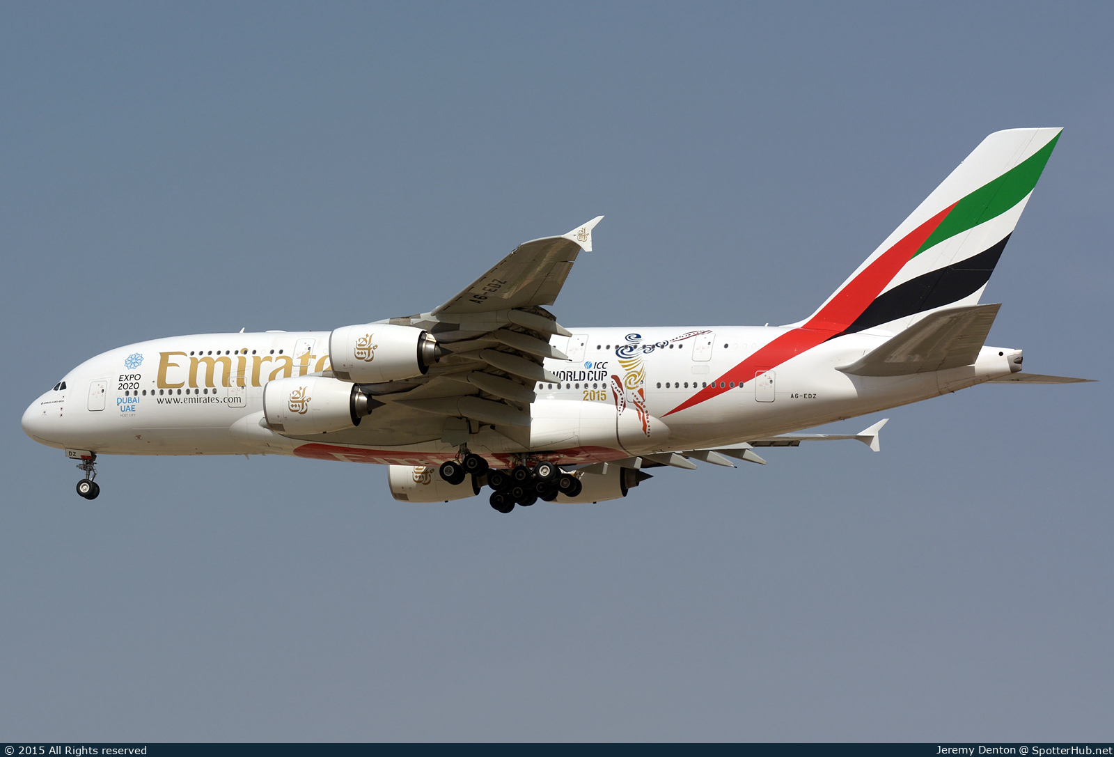 Photo of A6-EDZ - Airbus A380-861 operated by Emirates