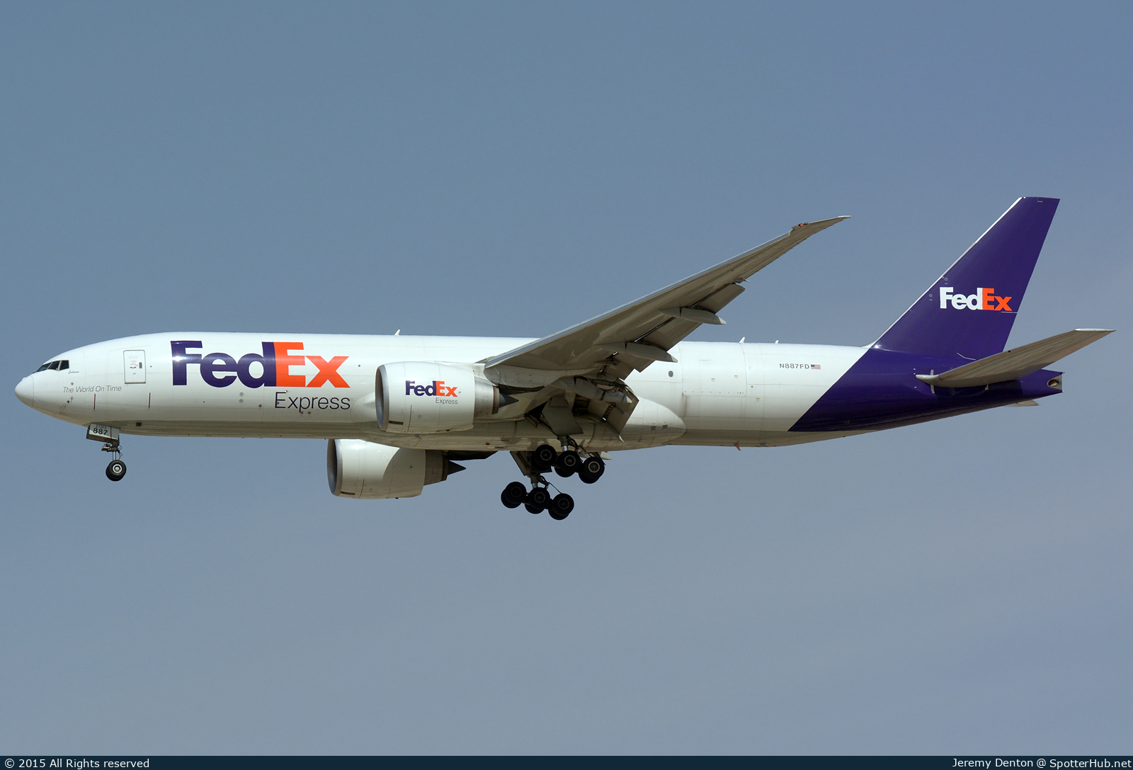 Photo of N887FD - Boeing 777-FS2 operated by FedEx