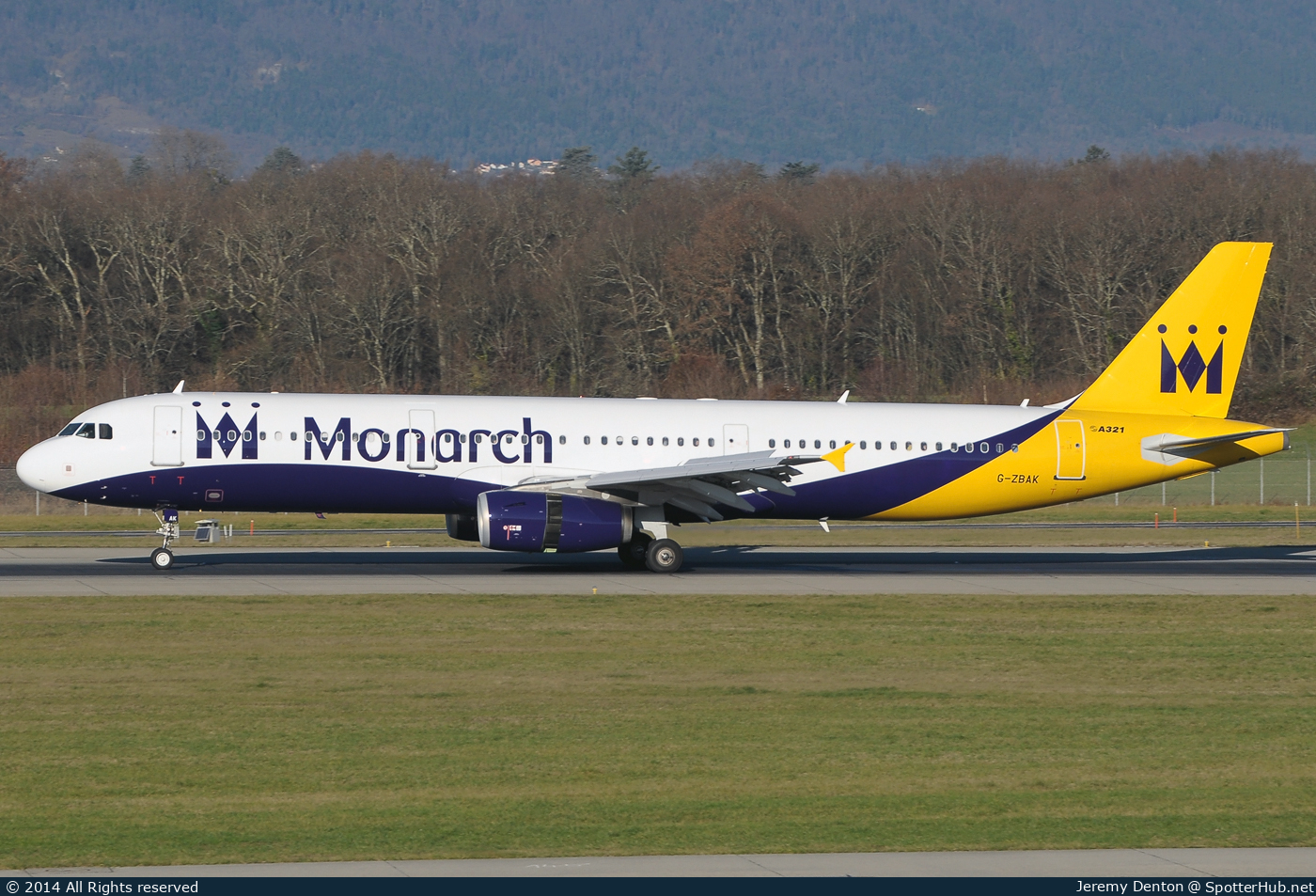 Photo of G-ZBAK - Airbus A321-231 operated by Monarch Airlines